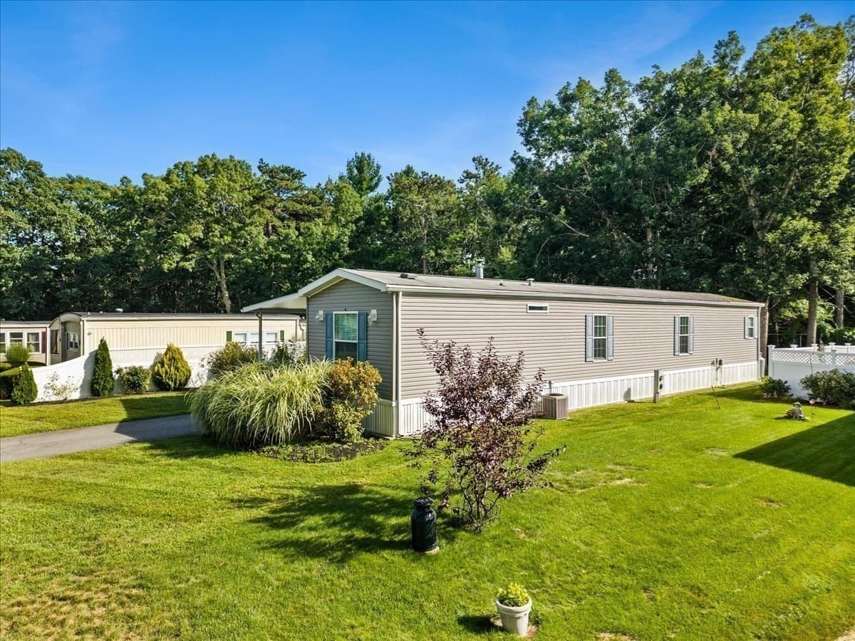 Mobile Home at 17 Deer Hill Ln, Plymouth MA 02360, Plymouth, photo 38 of 39