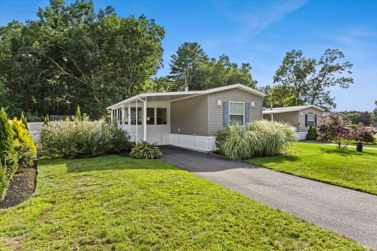 Mobile Home at 17 Deer Hill Ln, Plymouth MA 02360, Plymouth, photo 4 of 39