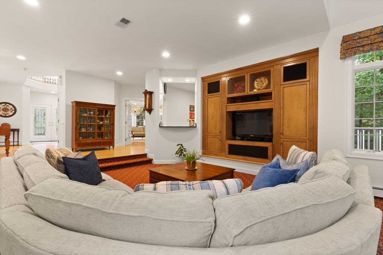Single Family Residence at 66 Eisenhower Dr, Sharon MA 02067, photo 7 of 42