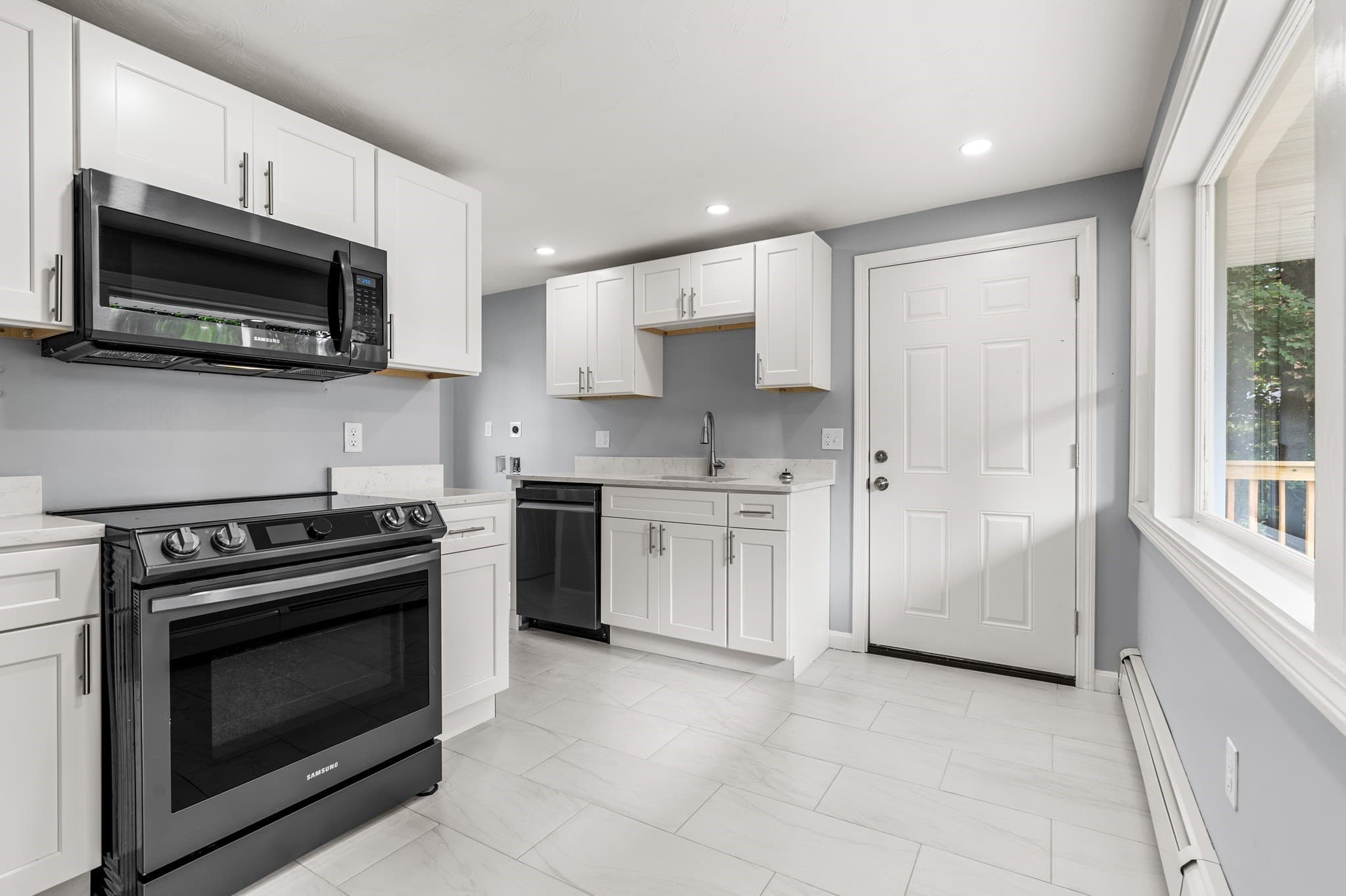 2 Family - 2 Units Up/Down at 11 Lorenzo St, Leominster MA 01453, Leominster, photo 10 of 41