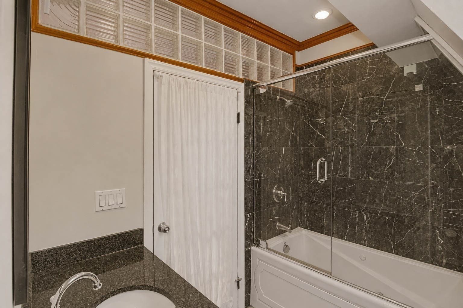 Condominium at 12 Saint Paul Street # 3, Cambridge MA 02139, Cambridge, photo 14 of 23