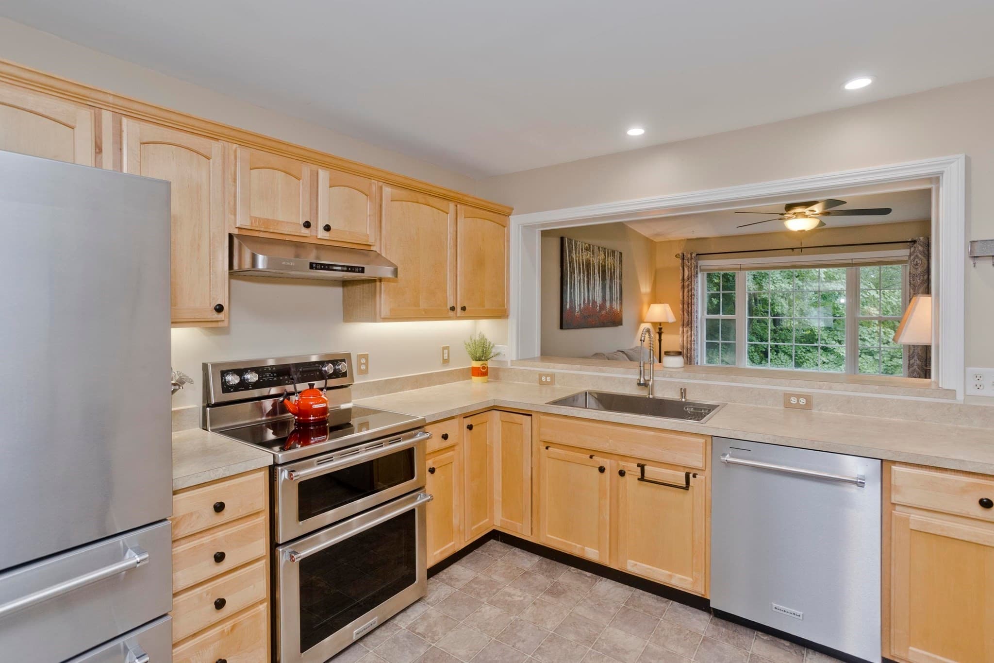 Condominium at 55 Pinecrest Drive # 55, Chicopee MA 01020, Chicopee, photo 12 of 38