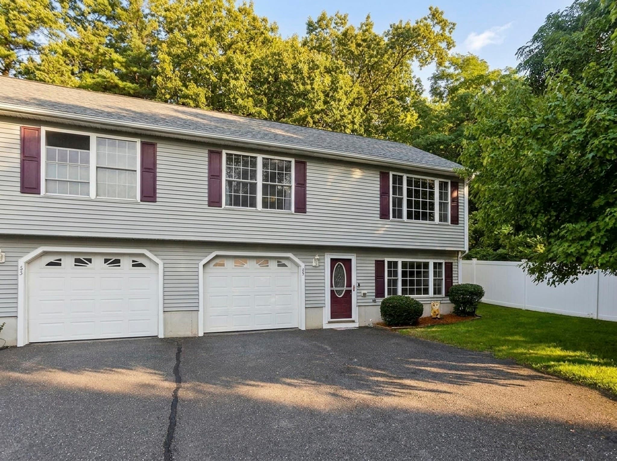 Condominium at 55 Pinecrest Drive # 55, Chicopee MA 01020, Chicopee, photo 3 of 38