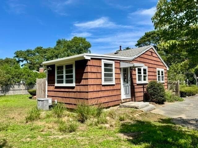 Single Family Residence at 11 Pamet Rd, Yarmouth MA 02673, Yarmouth, photo 2 of 12