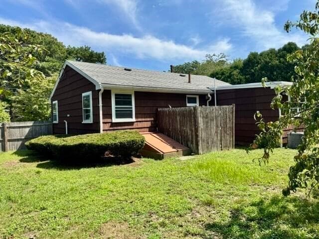 Single Family Residence at 11 Pamet Rd, Yarmouth MA 02673, Yarmouth, photo 3 of 12