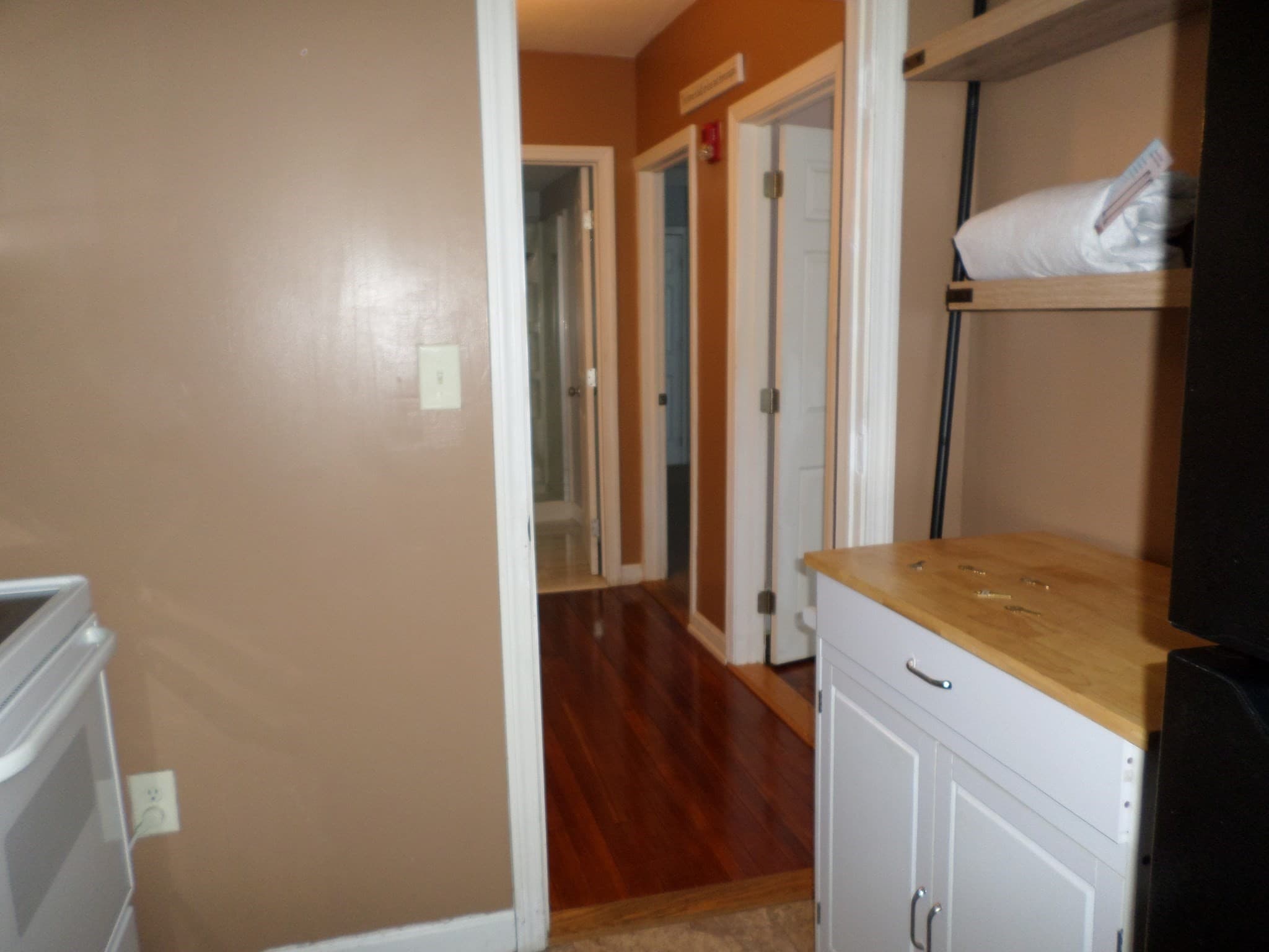 Single Family Residence at 406 Lincoln Ave, Saugus MA 01906, Saugus, photo 6 of 23