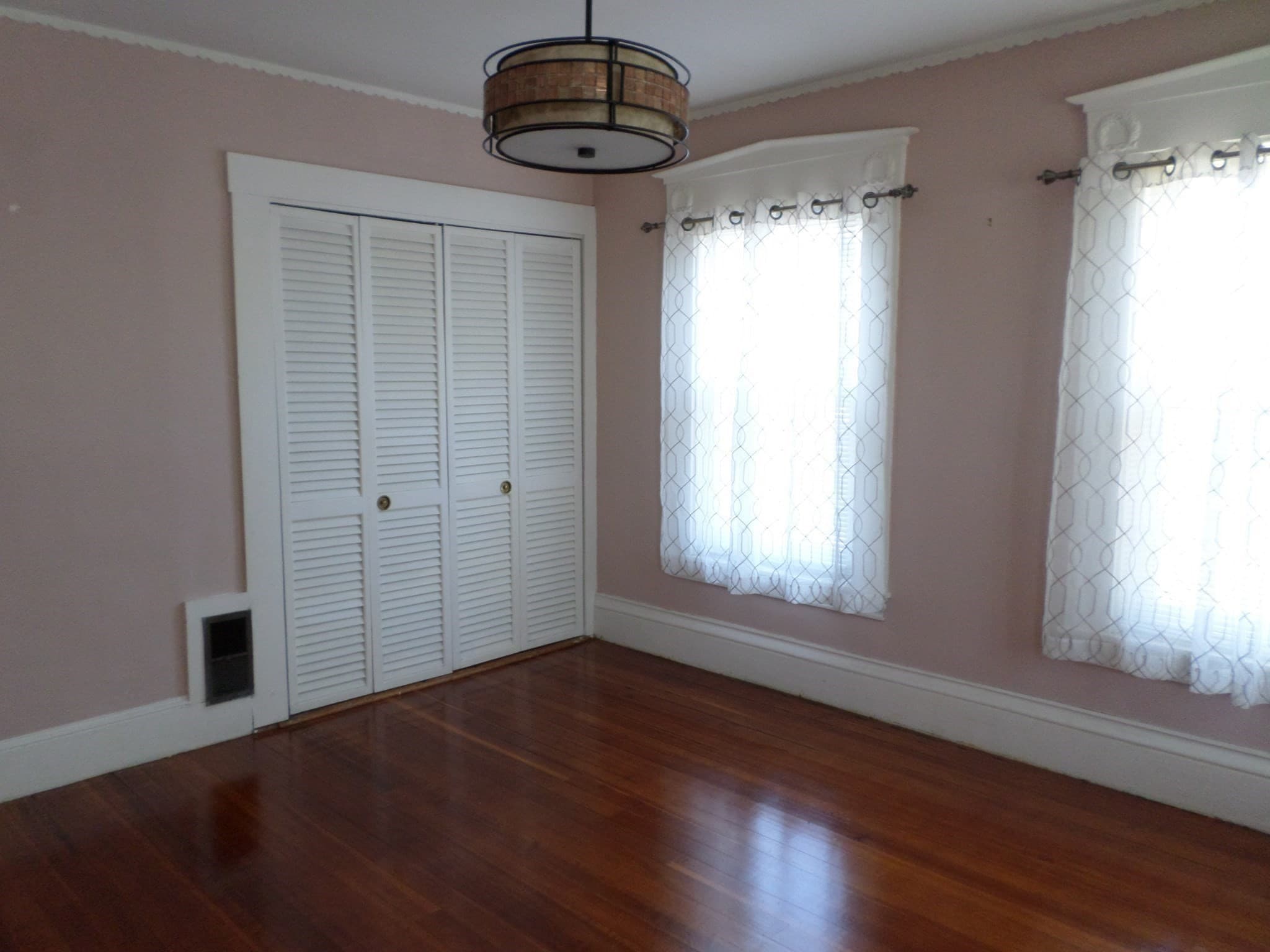 Single Family Residence at 406 Lincoln Ave, Saugus MA 01906, Saugus, photo 12 of 23