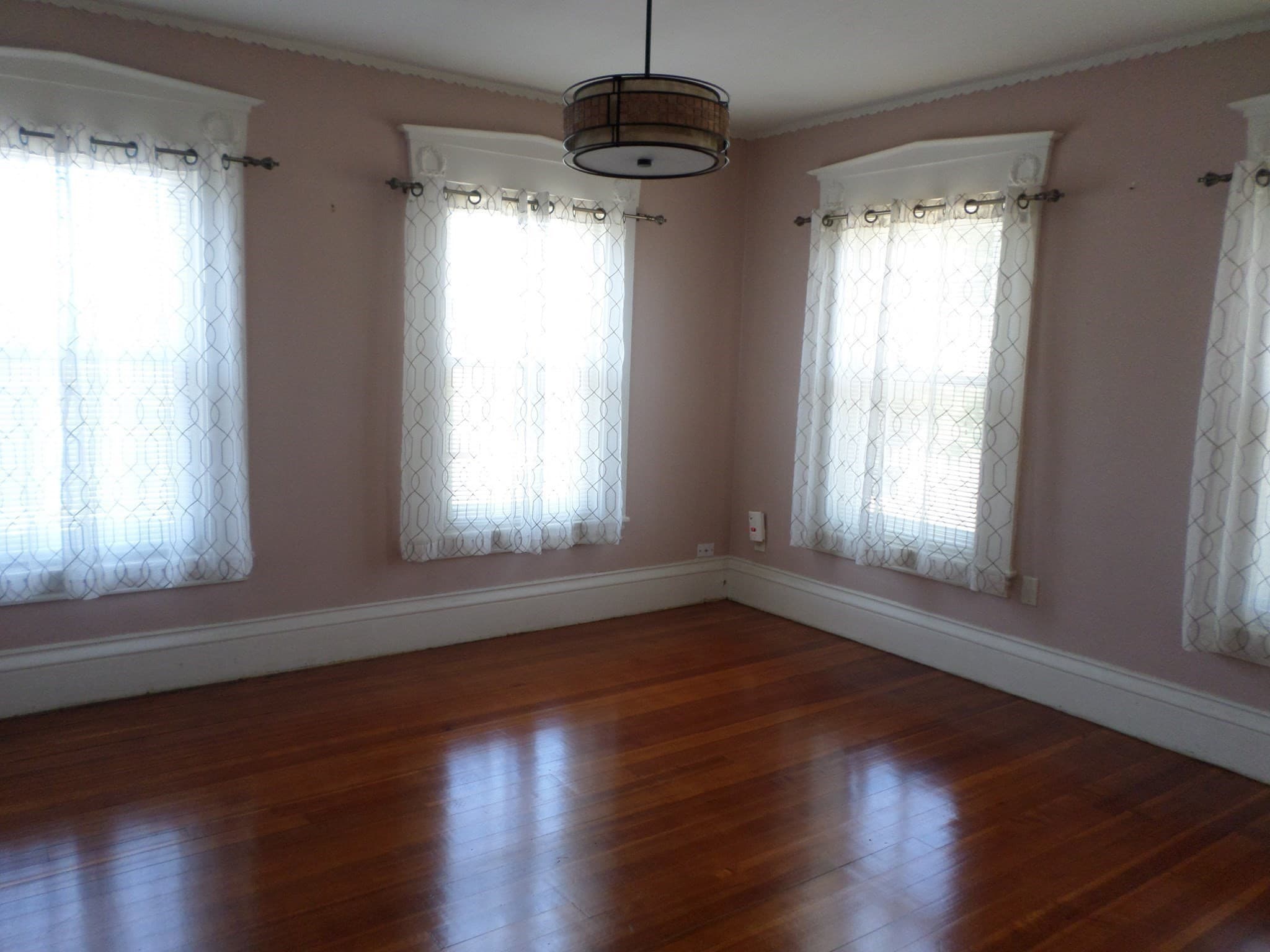 Single Family Residence at 406 Lincoln Ave, Saugus MA 01906, Saugus, photo 11 of 23