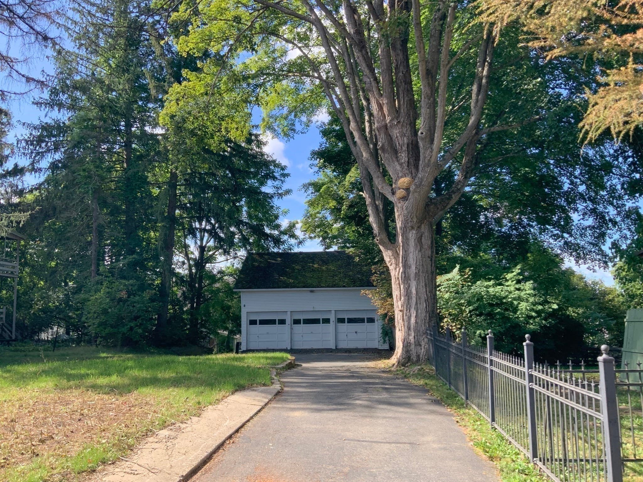 Residential at 14 Pleasant St, Ware MA 01082, photo 9 of 19