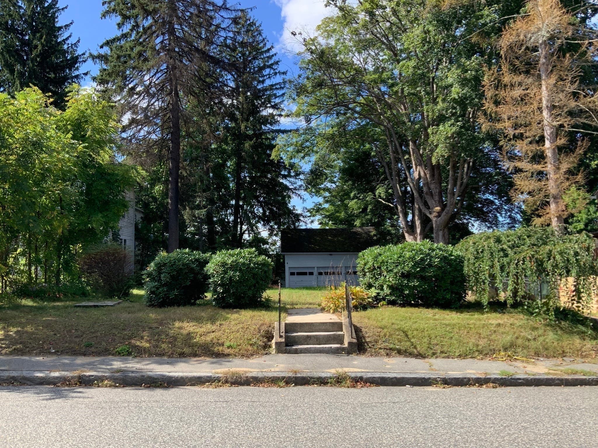 Residential at 14 Pleasant St, Ware MA 01082, photo 4 of 19
