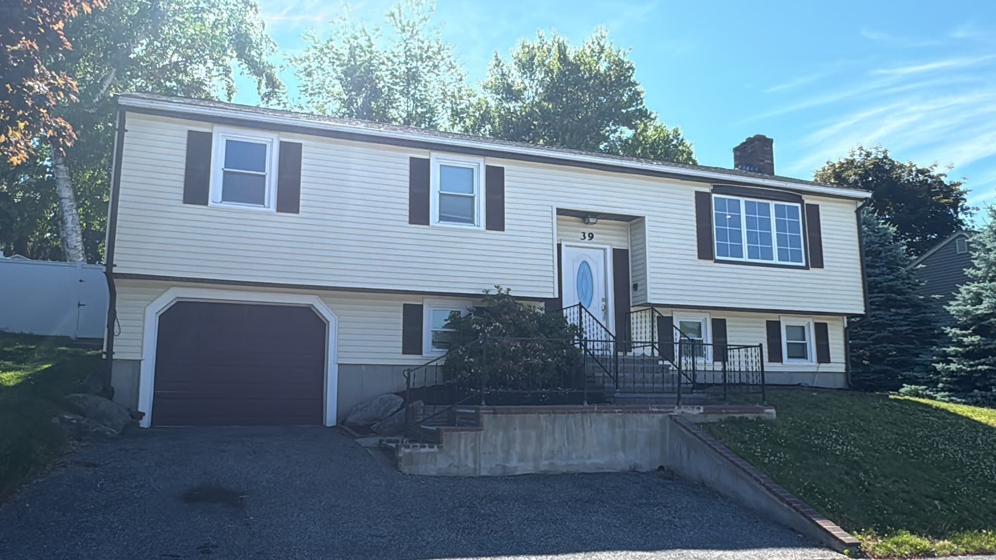 39 Westport Rd, Worcester MA 01605