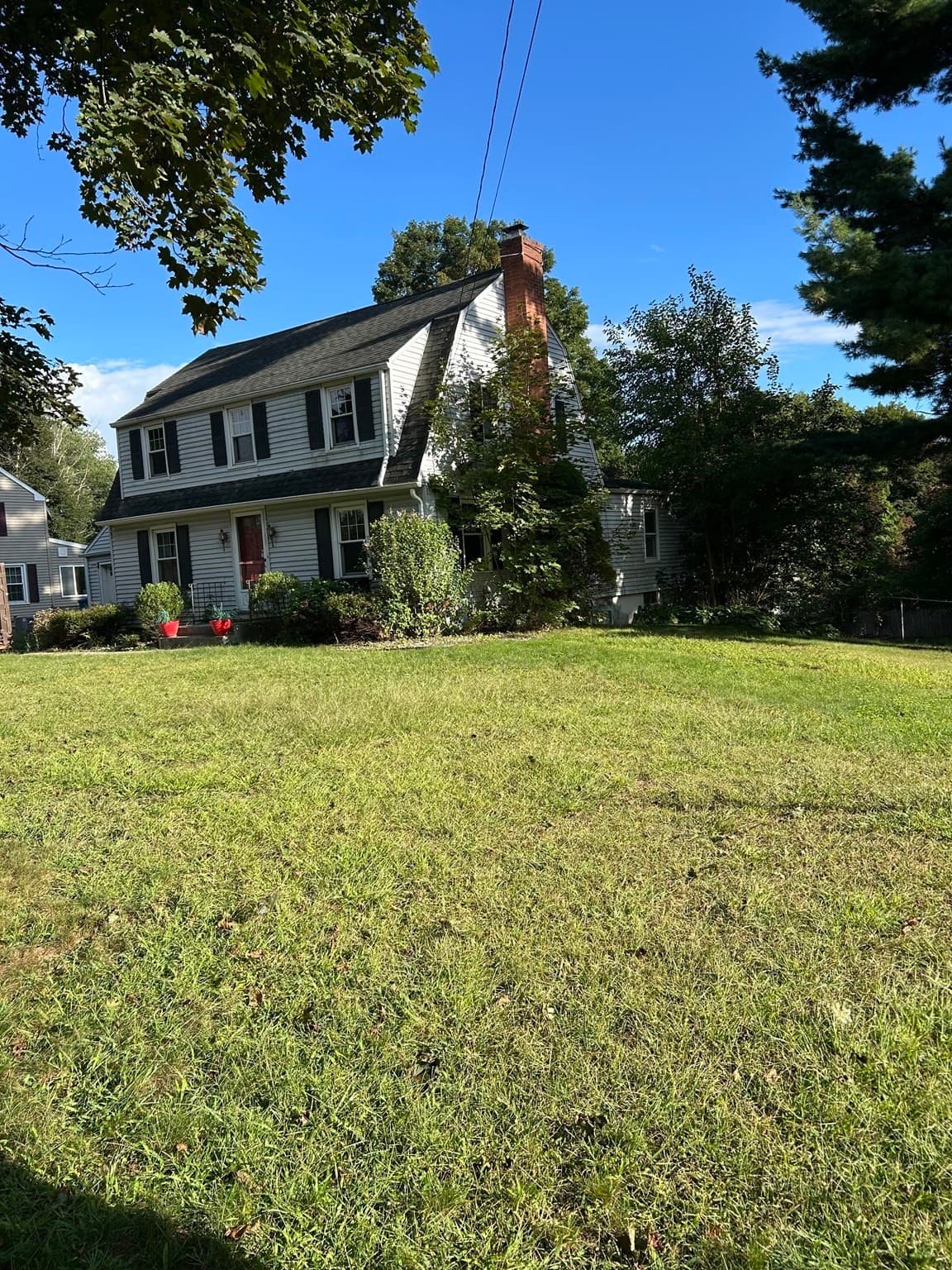 Single Family Residence at 27 Hilltop St, West Springfield MA 01089, West Springfield, photo 2 of 22
