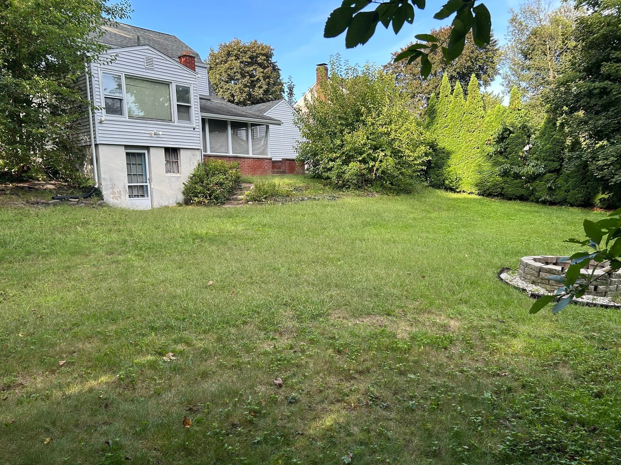 Single Family Residence at 27 Hilltop St, West Springfield MA 01089, West Springfield, photo 3 of 22