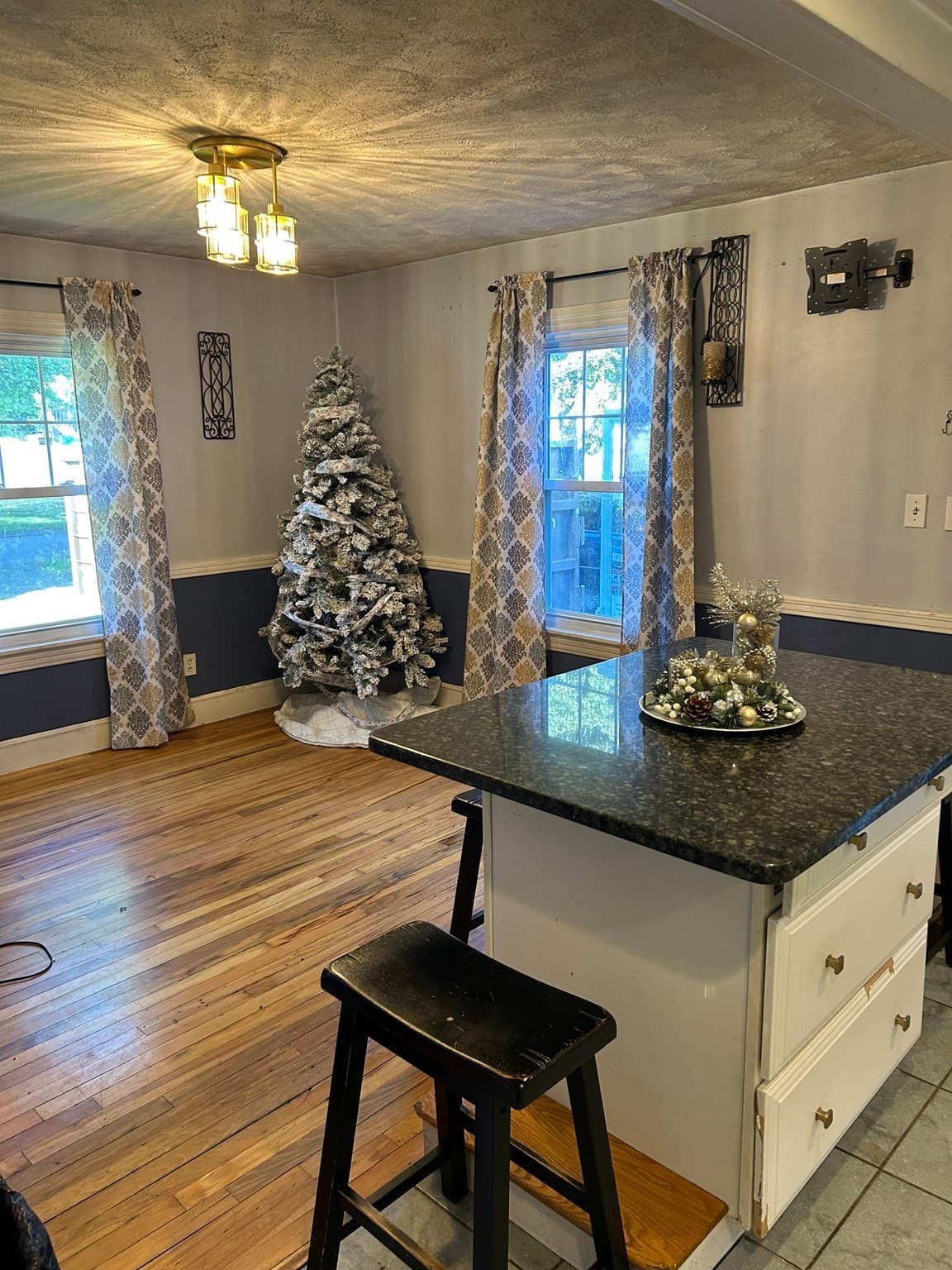 Single Family Residence at 27 Hilltop St, West Springfield MA 01089, West Springfield, photo 8 of 22