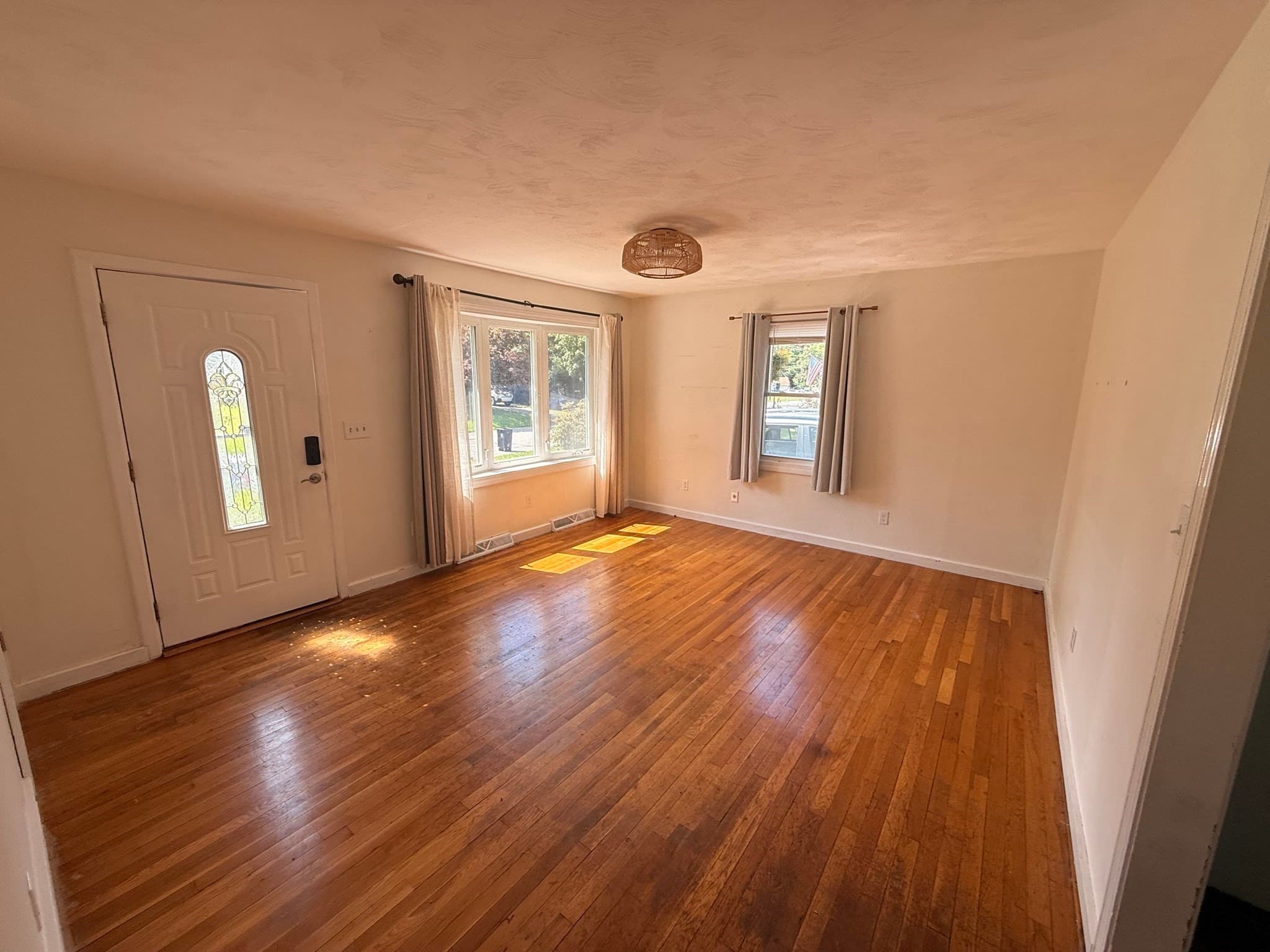 Single Family Residence at 59 Poplar Rd, New Bedford MA 02745, New Bedford, photo 2 of 17
