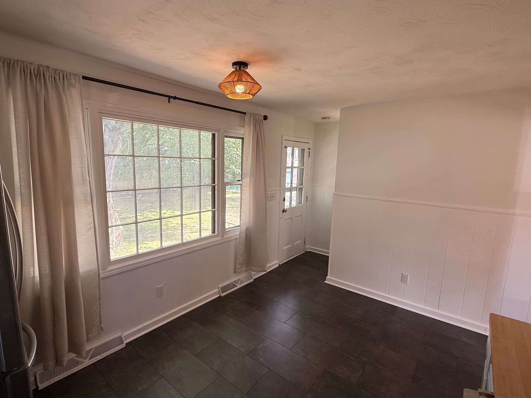 Single Family Residence at 59 Poplar Rd, New Bedford MA 02745, New Bedford, photo 6 of 17