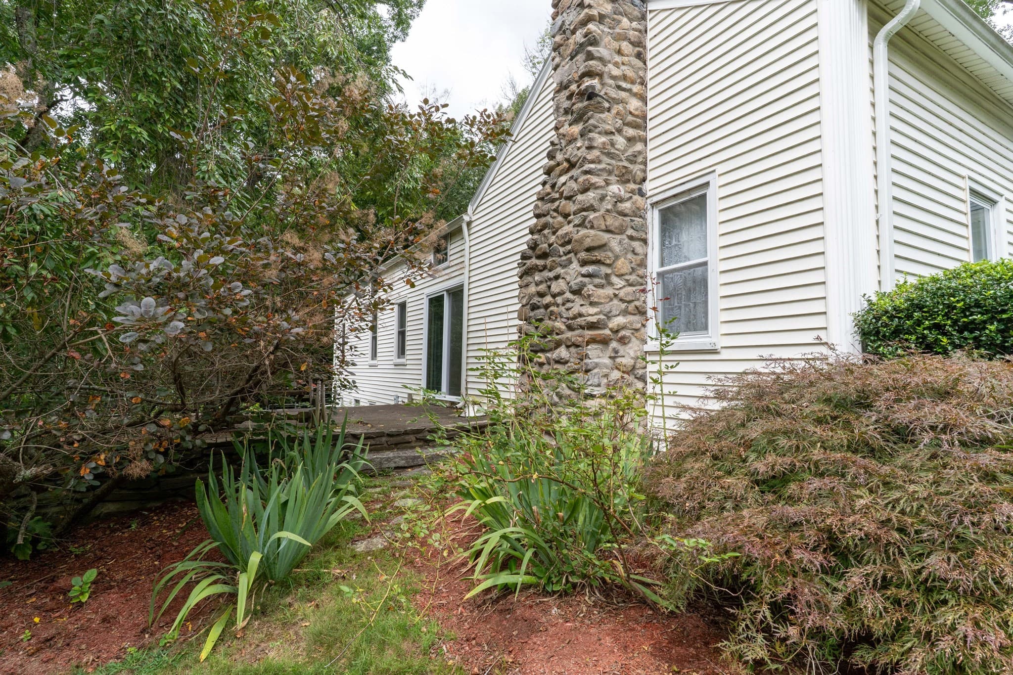 Single Family Residence at 7 Huguenot Rd, Oxford MA 01540, Oxford, photo 6 of 36