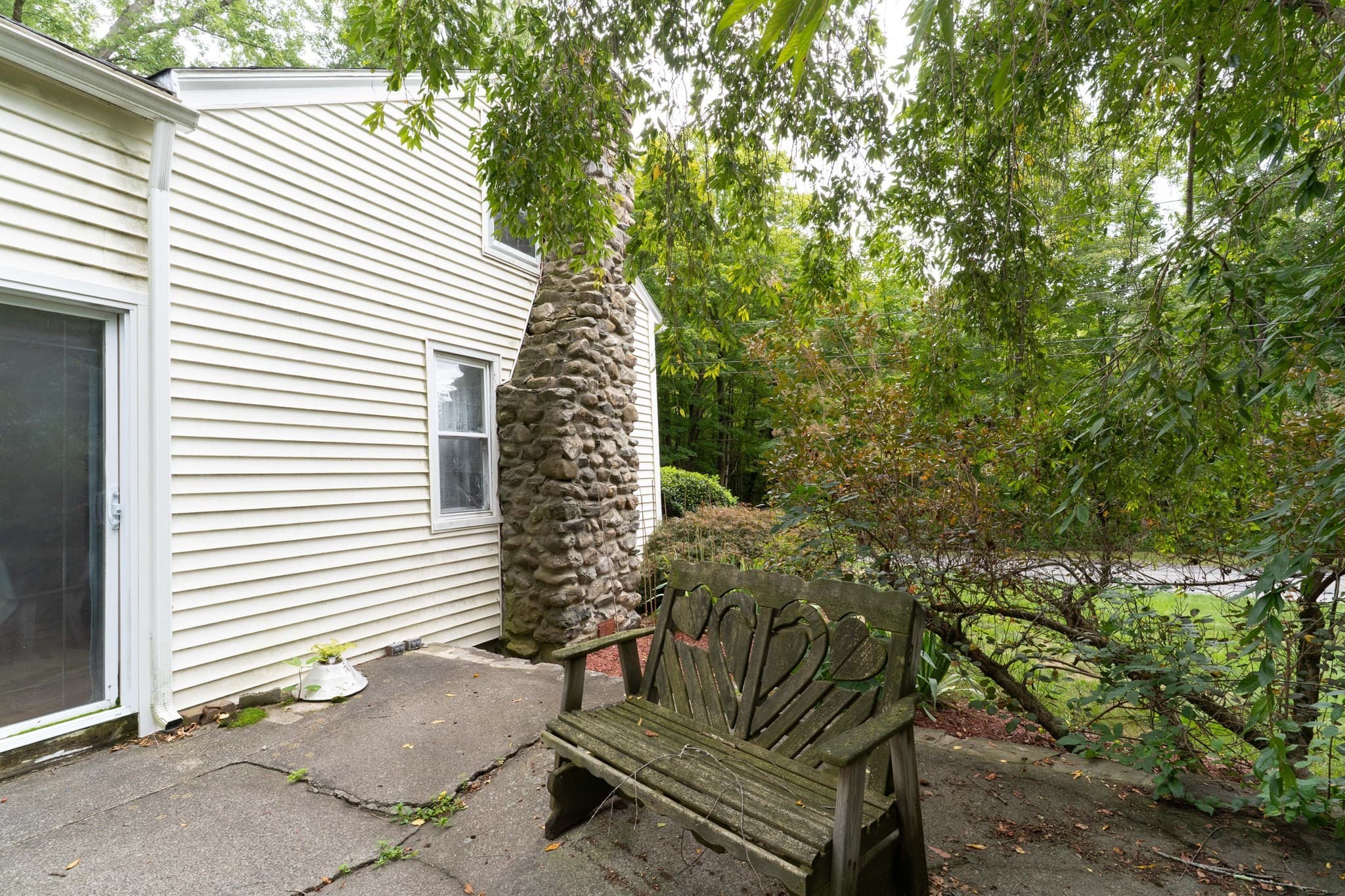 Single Family Residence at 7 Huguenot Rd, Oxford MA 01540, Oxford, photo 9 of 36