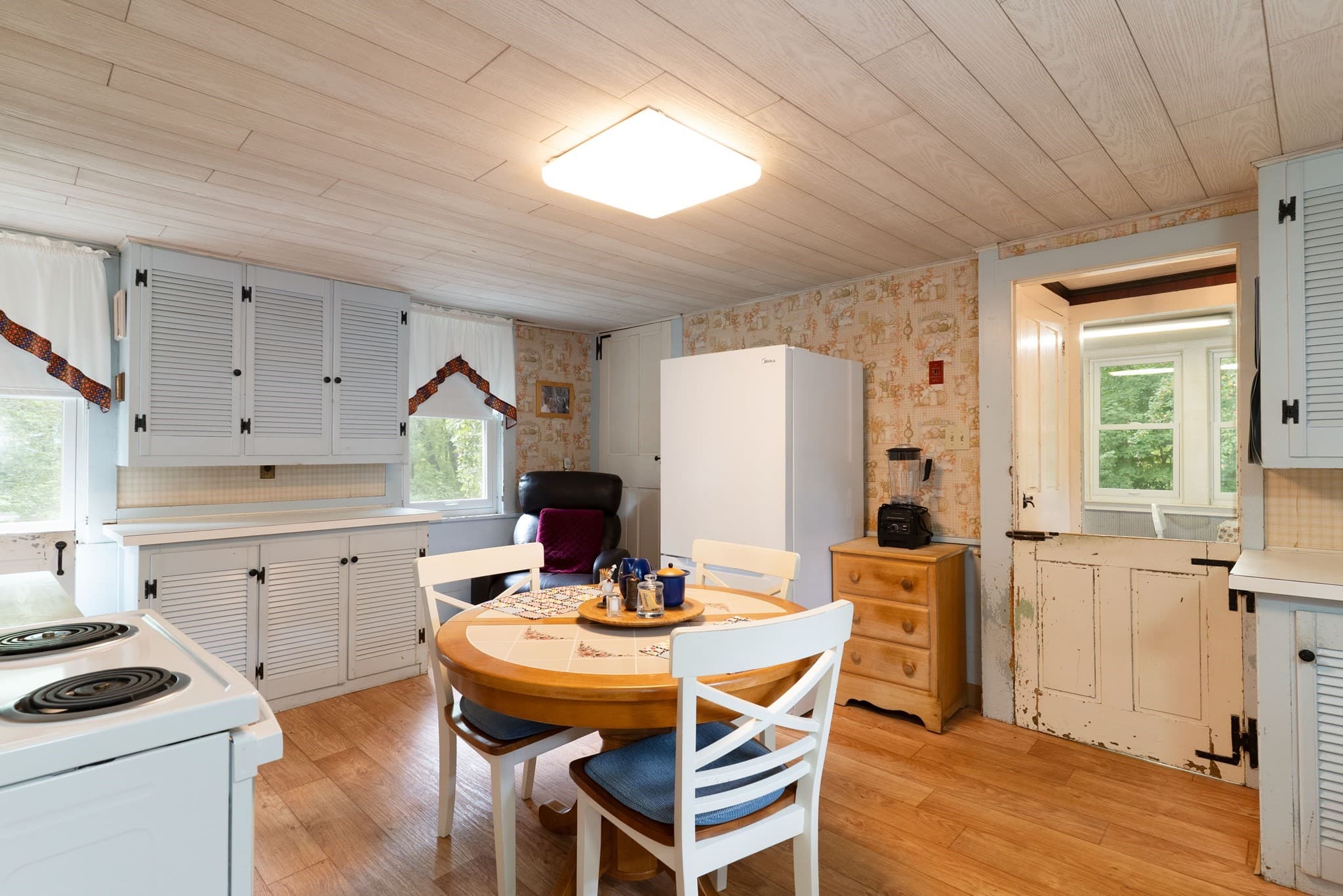 Single Family Residence at 7 Huguenot Rd, Oxford MA 01540, Oxford, photo 33 of 36