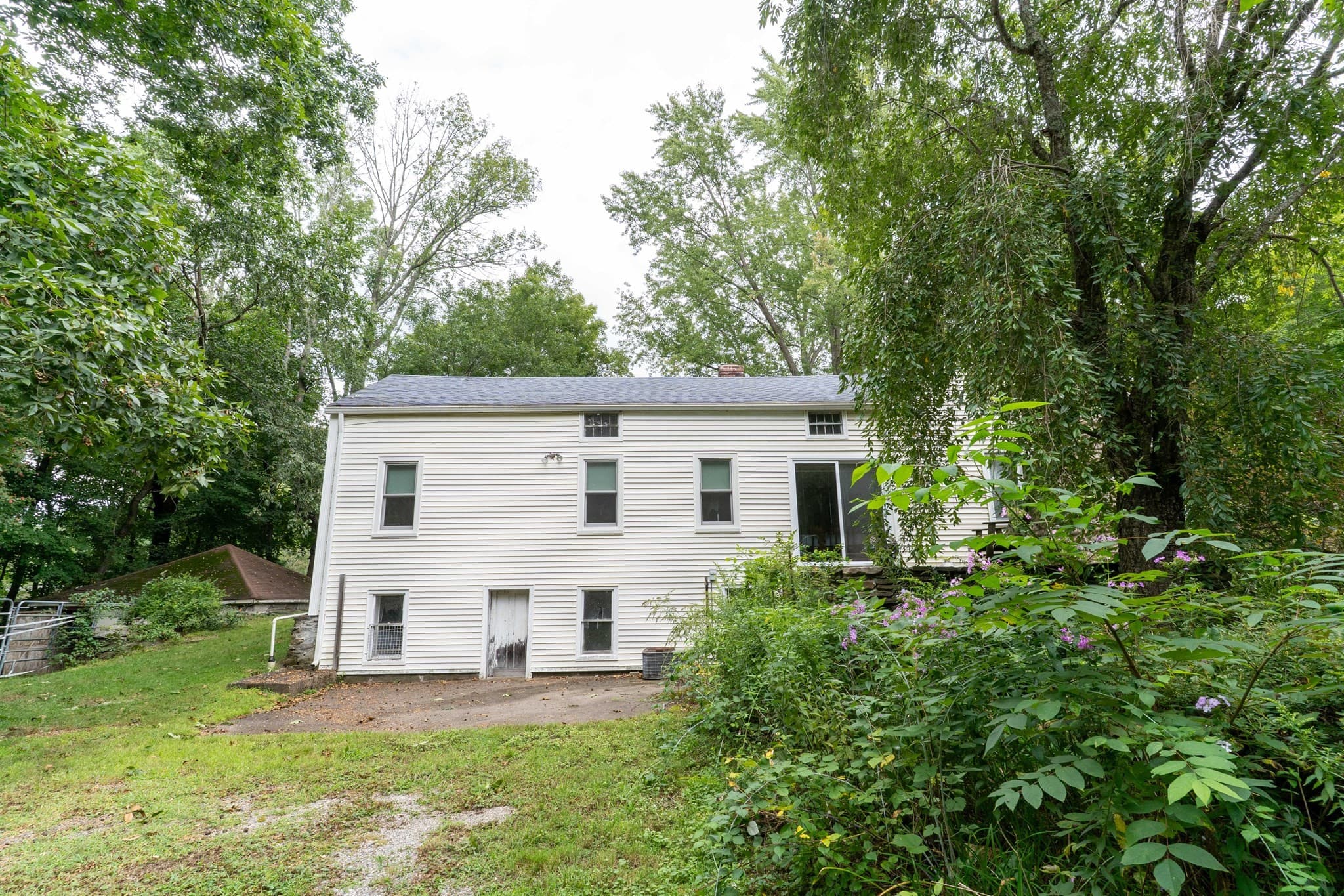 Single Family Residence at 7 Huguenot Rd, Oxford MA 01540, Oxford, photo 11 of 36
