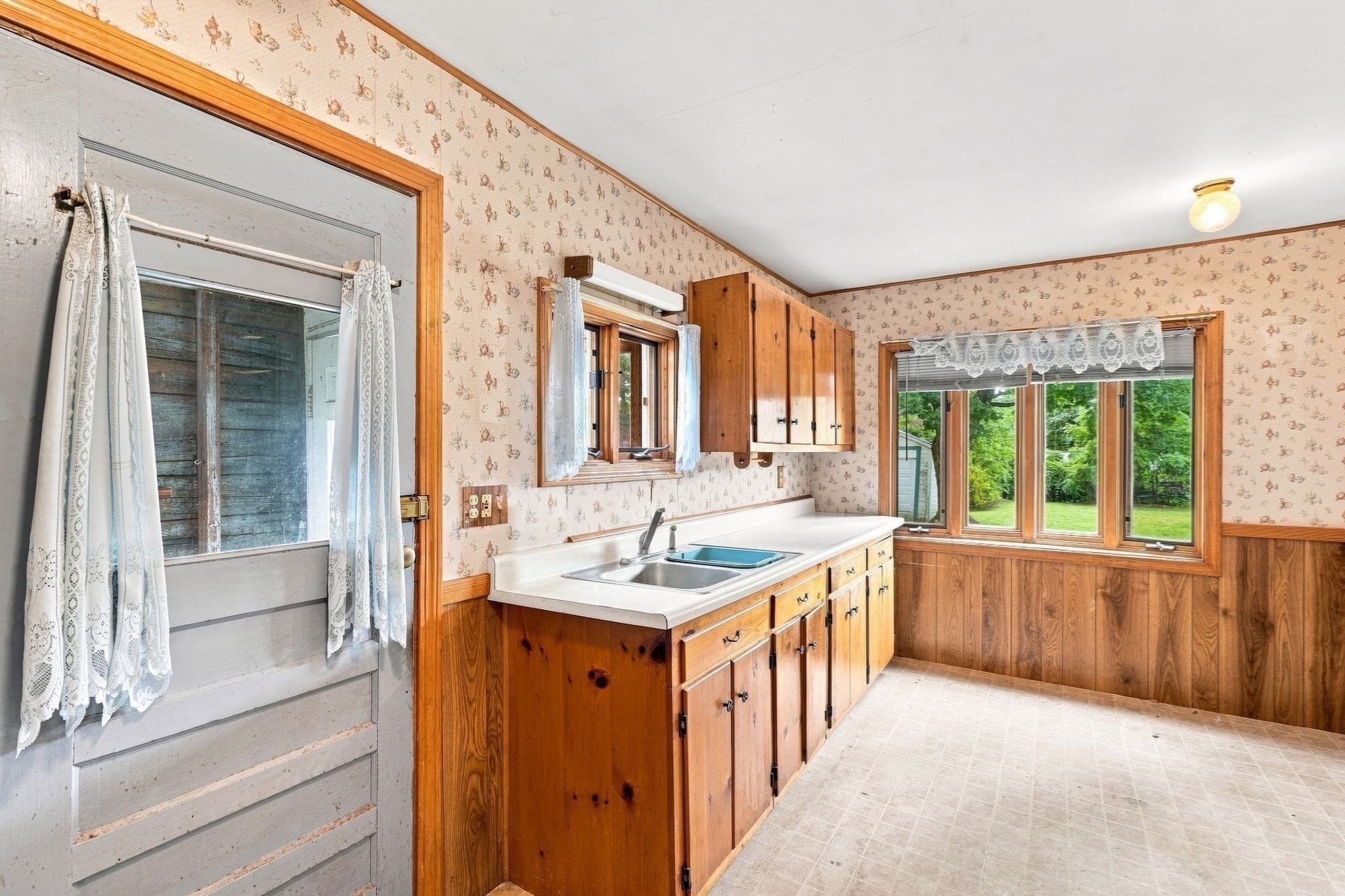 Single Family Residence at 128 River St, Hudson MA 01749, Hudson, photo 14 of 28