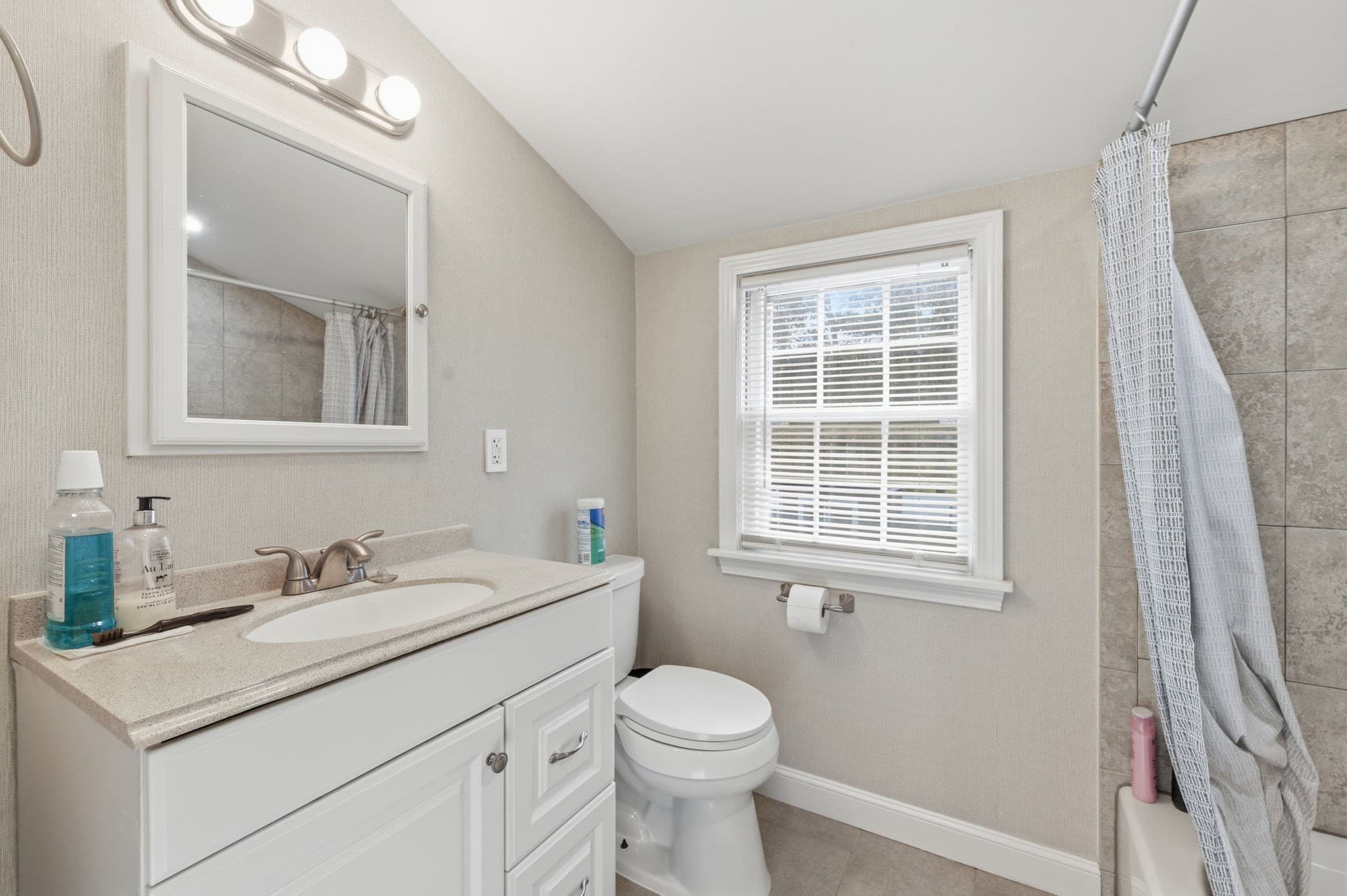 Single Family Residence at 100 Farm St, Bellingham MA 02019, Bellingham, photo 7 of 42