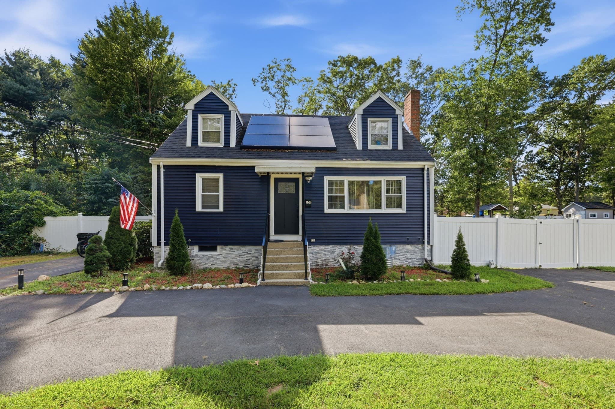 100 Farm St, Bellingham MA 02019
