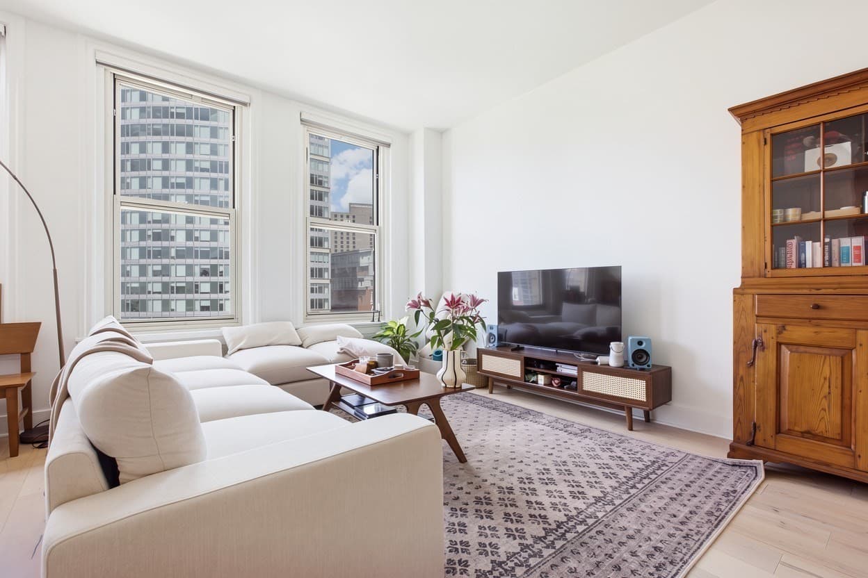 Condominium at 70 Lincoln # L616, Boston MA 02111, photo 2 of 11