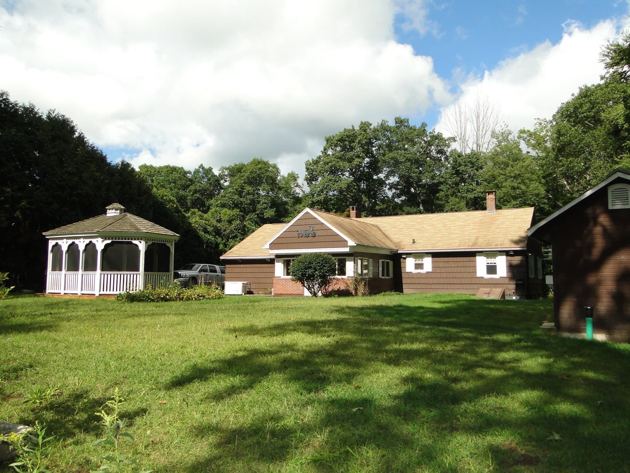 Single Family Residence at 128 Sutton Road, Webster MA 01570, Webster, photo 3 of 24