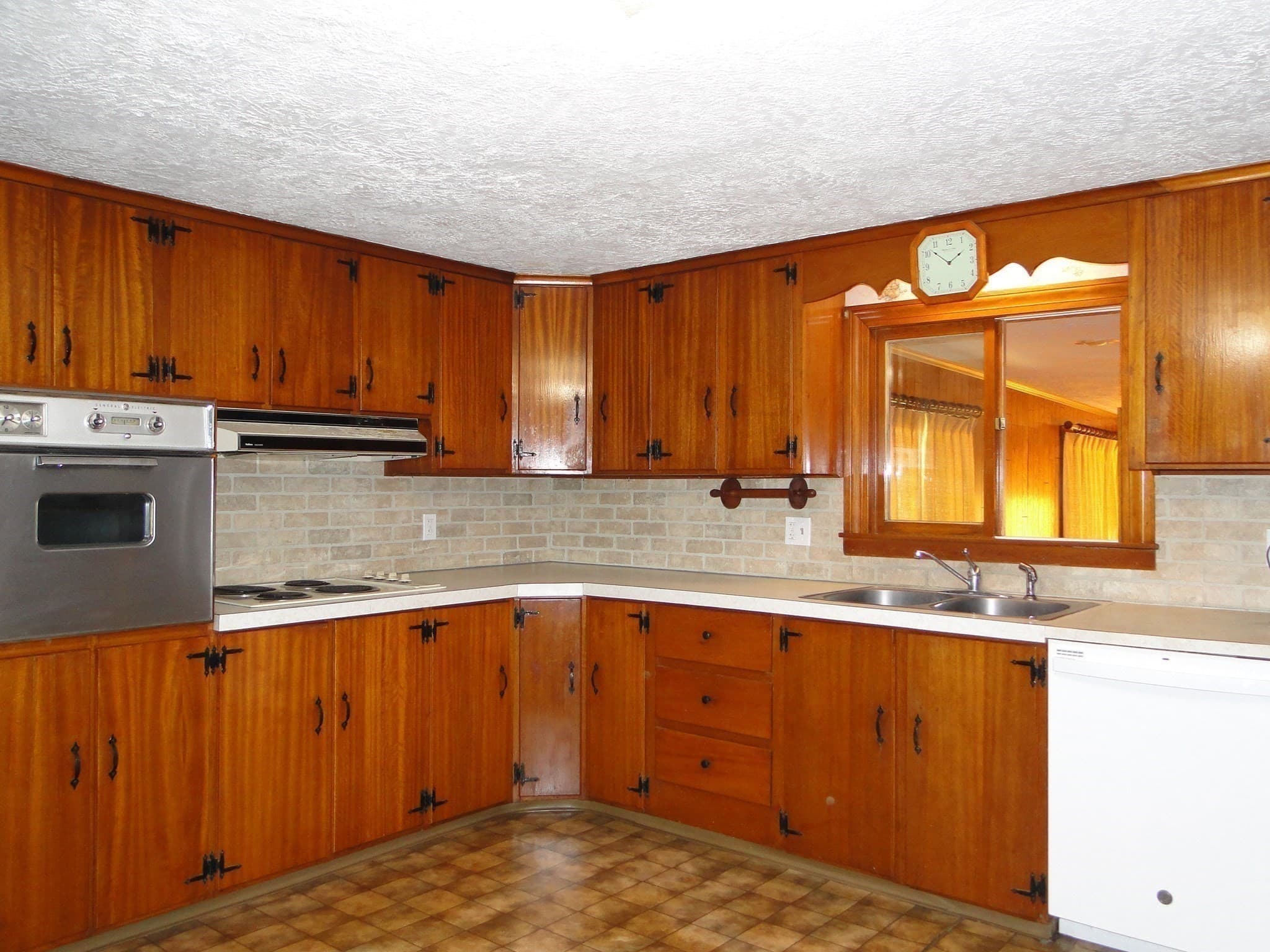 Single Family Residence at 128 Sutton Road, Webster MA 01570, Webster, photo 5 of 24