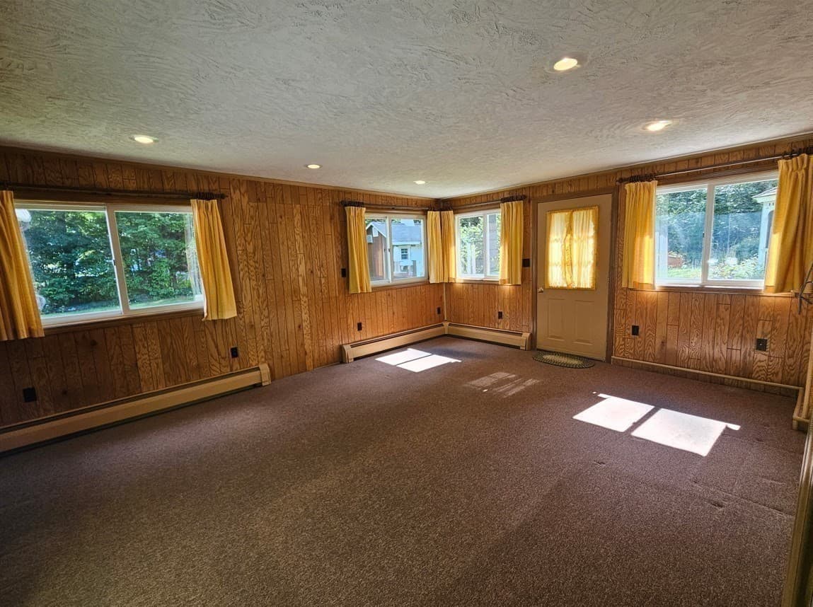Single Family Residence at 128 Sutton Road, Webster MA 01570, Webster, photo 10 of 24
