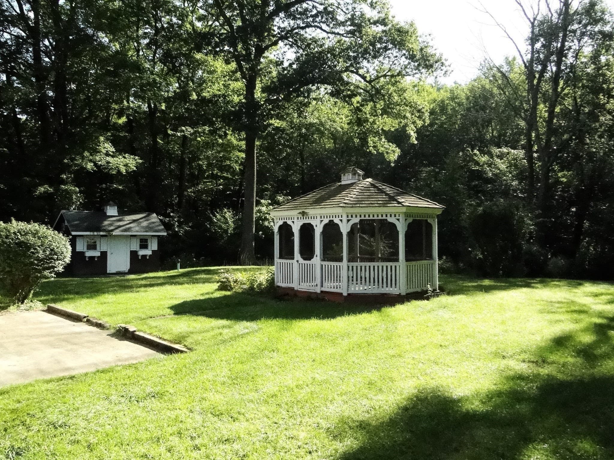 Single Family Residence at 128 Sutton Road, Webster MA 01570, Webster, photo 4 of 24