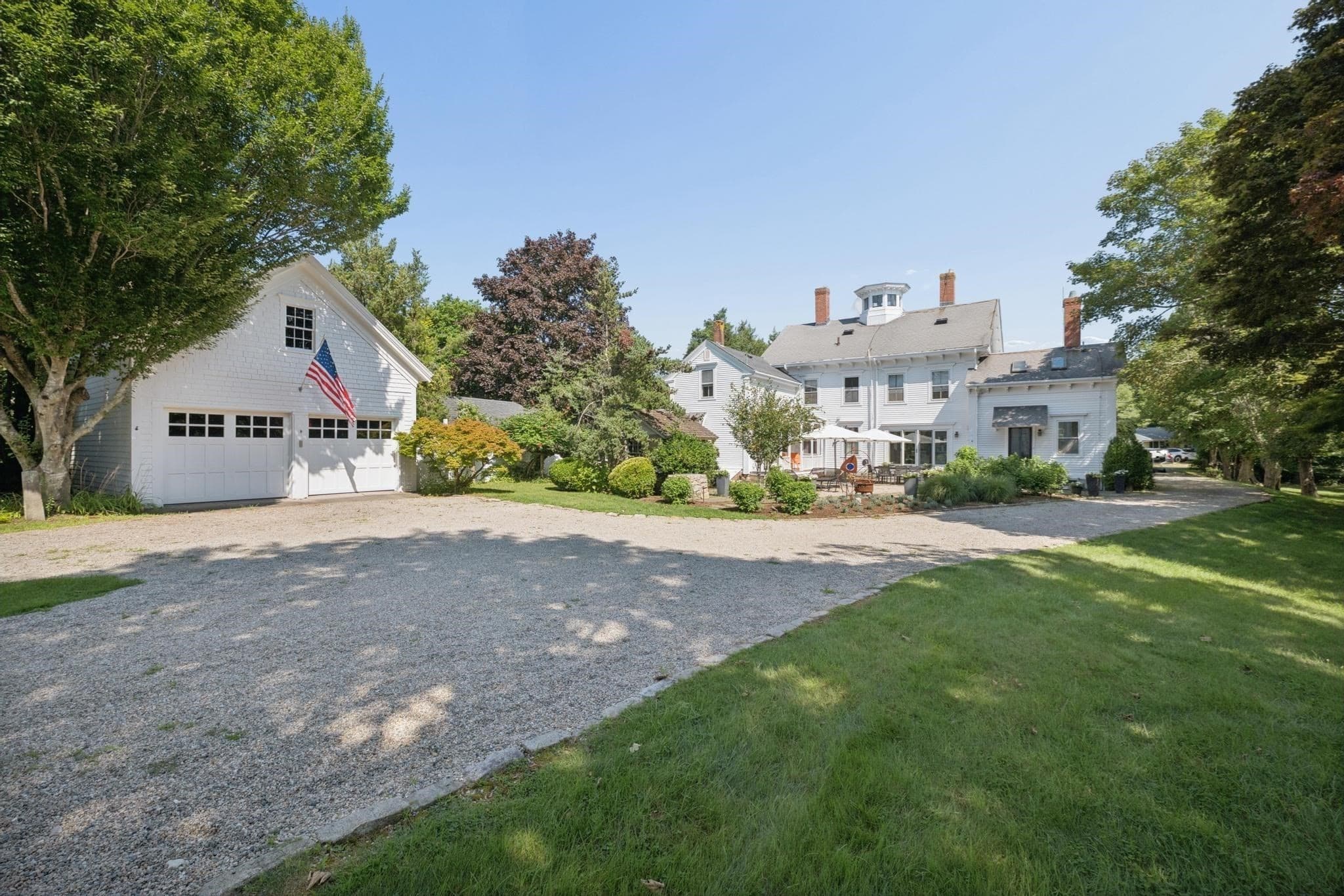 Single Family Residence at 288 Russells Mills Rd, Dartmouth MA 02748, Dartmouth, photo 2 of 37