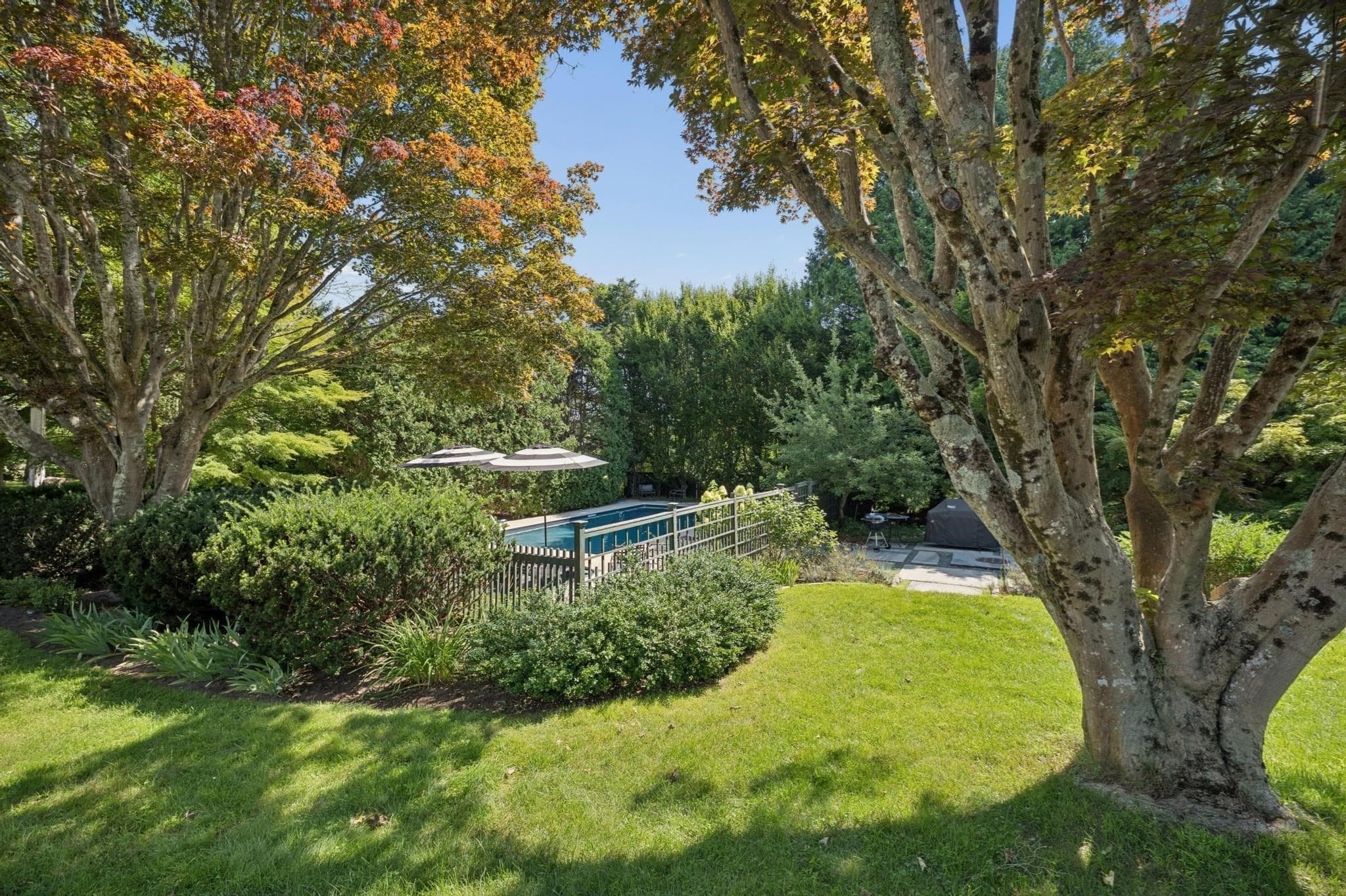 Single Family Residence at 288 Russells Mills Rd, Dartmouth MA 02748, Dartmouth, photo 6 of 37