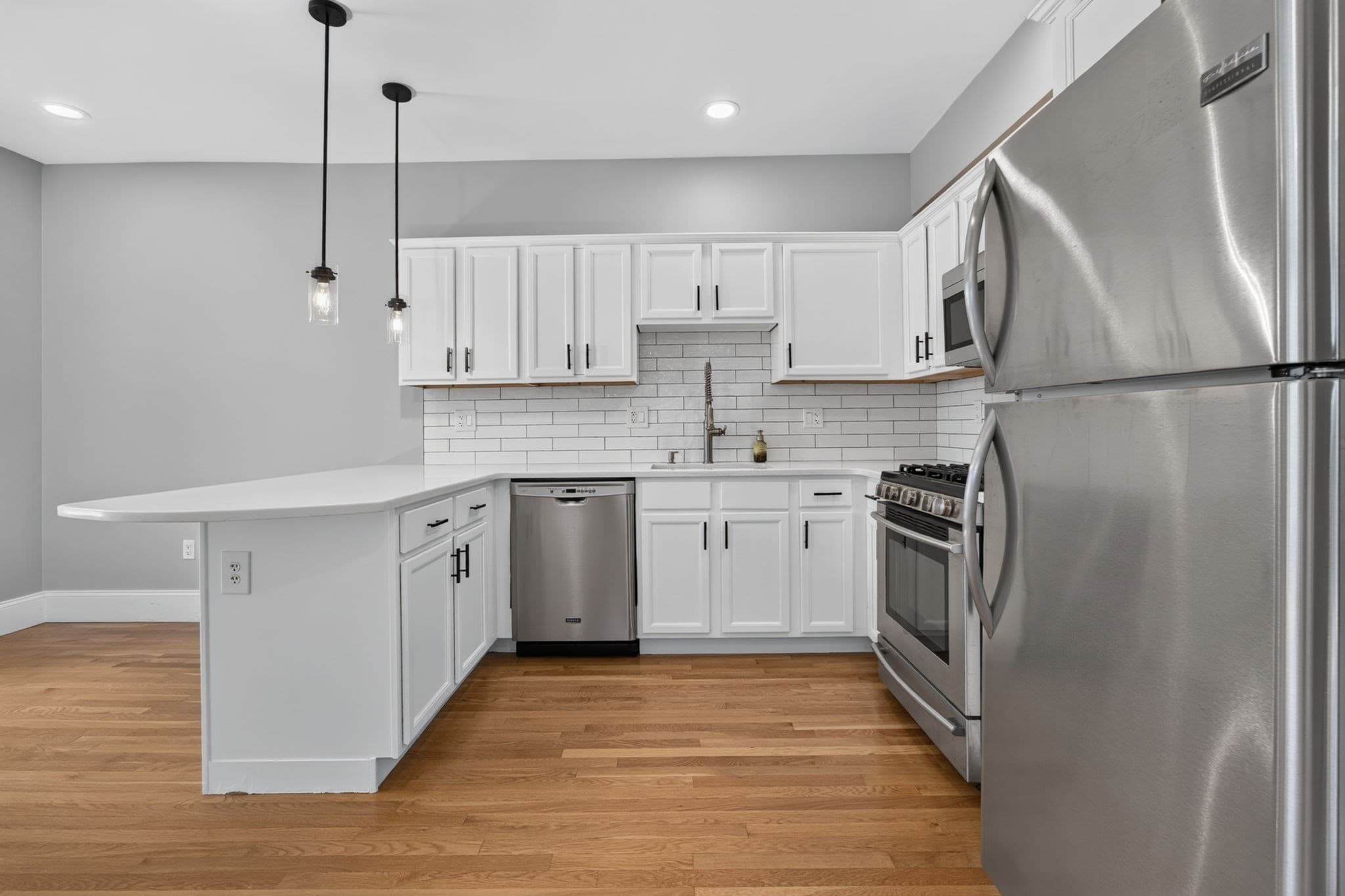Condominium at 254 Lafayette St # 2F, Salem MA 01970, Salem, photo 7 of 32