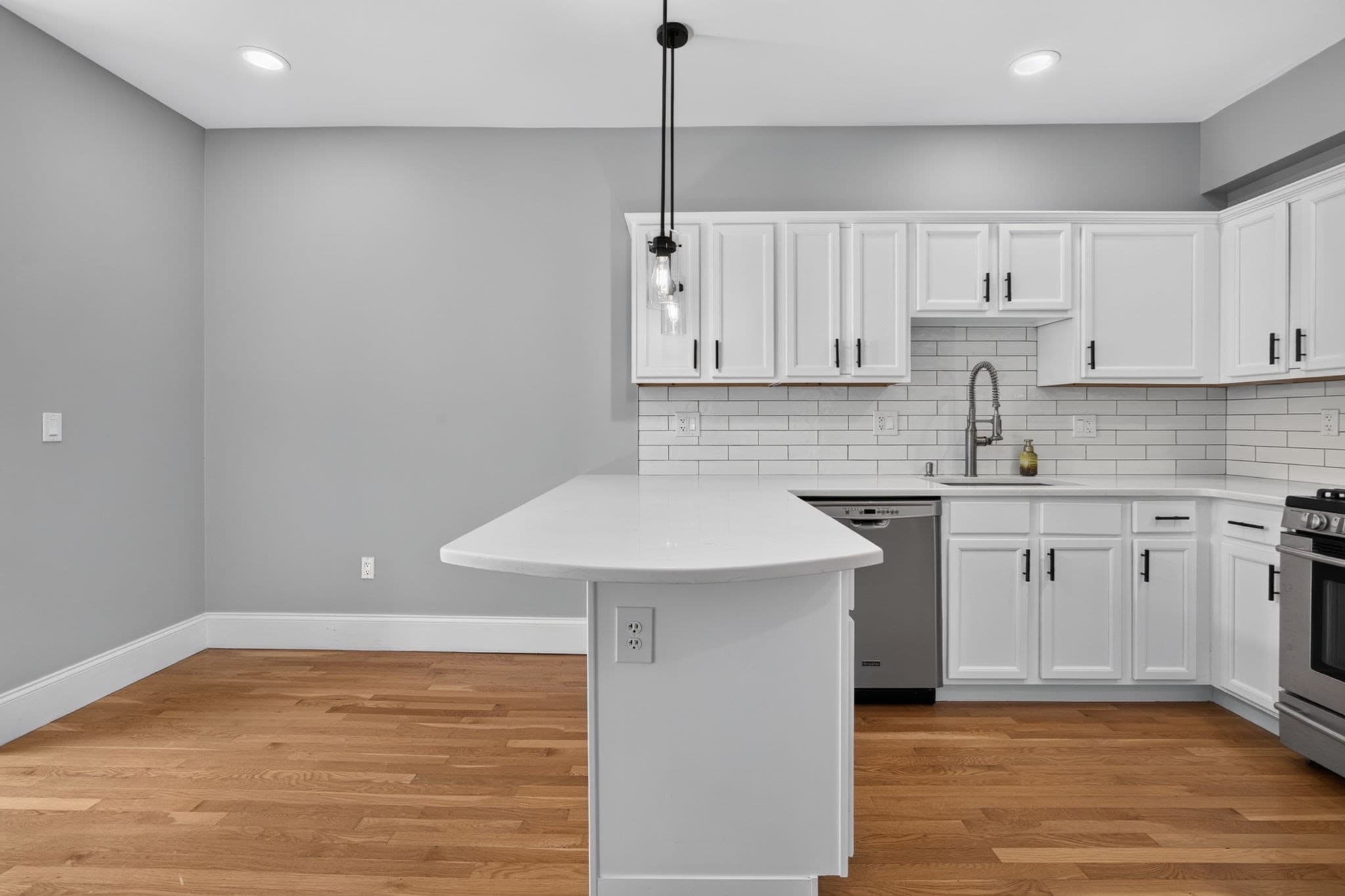 Condominium at 254 Lafayette St # 2F, Salem MA 01970, Salem, photo 5 of 32