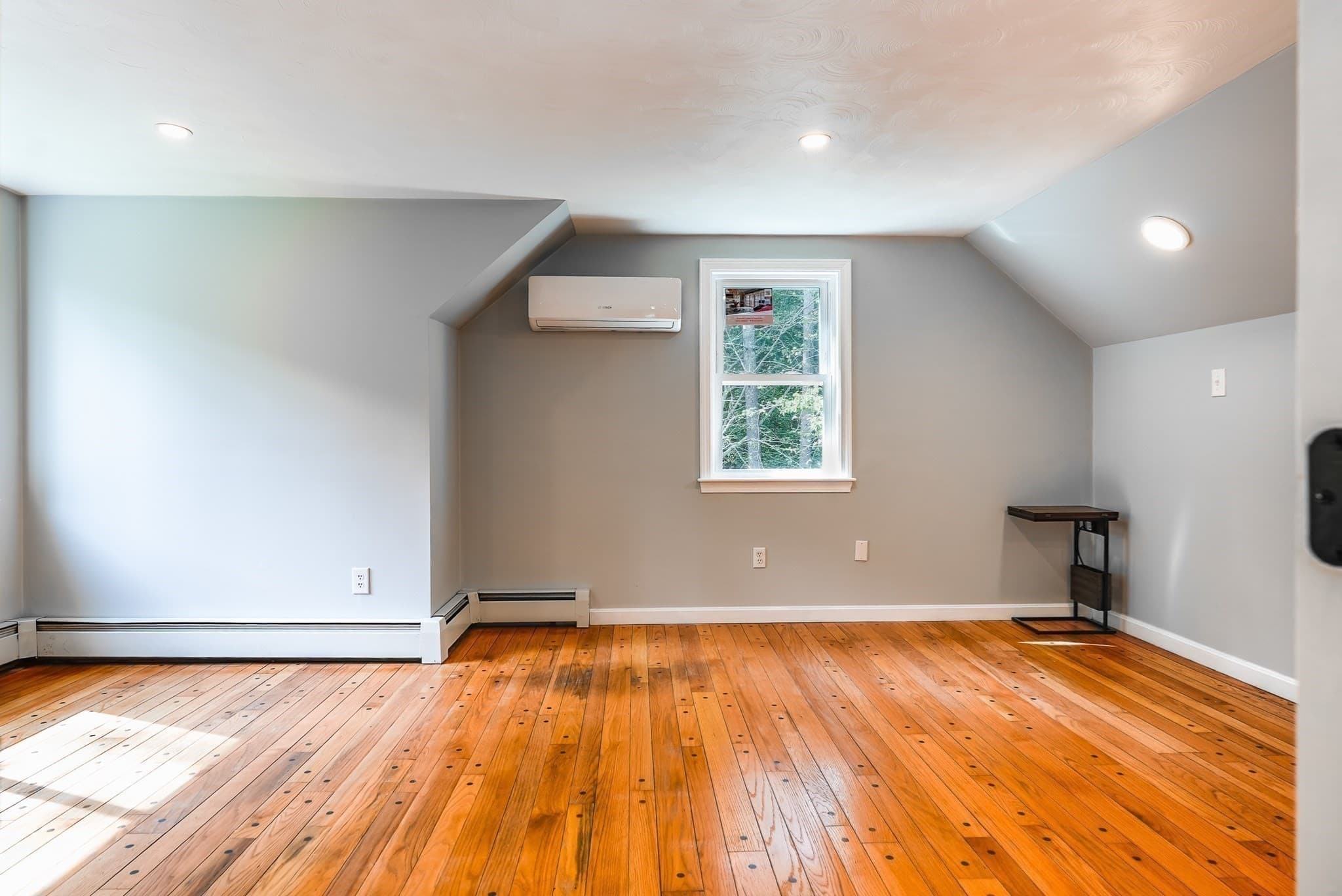 Single Family Residence at 8 Tabor Ln, Rochester MA 02770, Rochester, photo 16 of 24