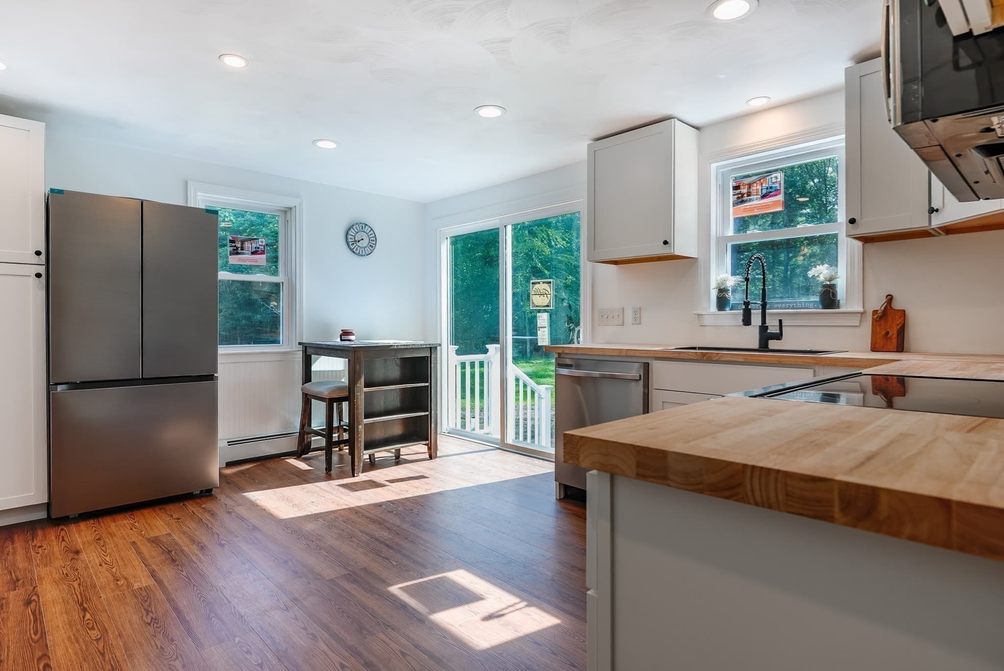 Single Family Residence at 8 Tabor Ln, Rochester MA 02770, Rochester, photo 4 of 24