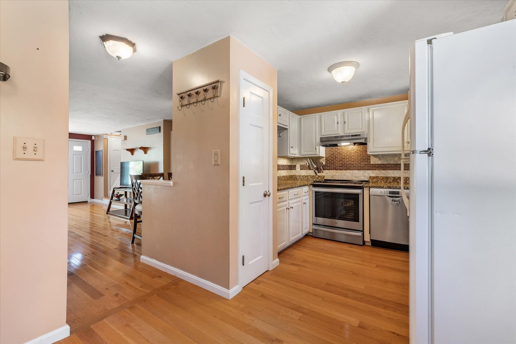 Condominium at 391 Providence Rd # 1, Grafton MA 01560, Grafton, photo 16 of 32