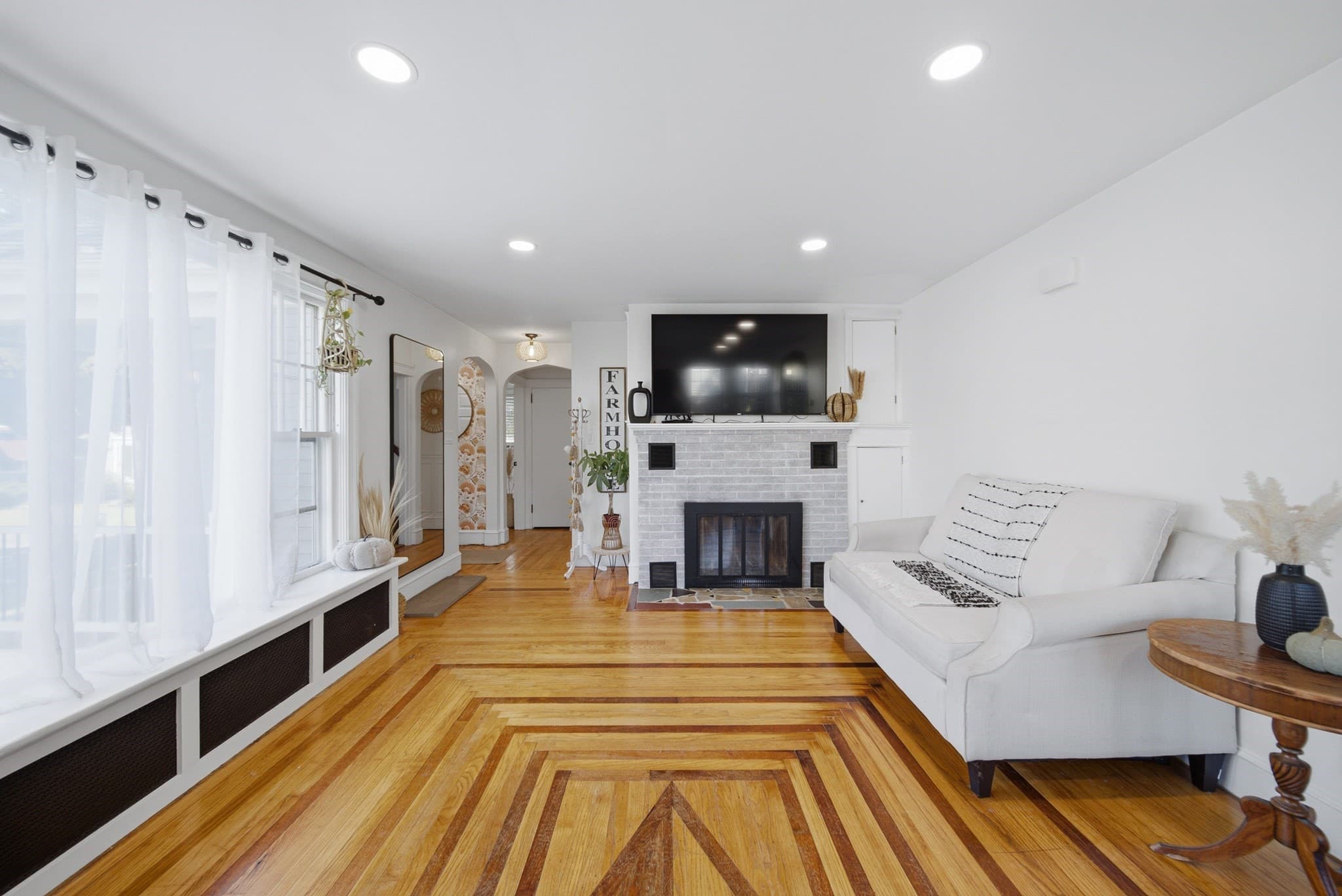 Single Family Residence at 283 Longhill Ave, Somerset MA 02726, Somerset, photo 5 of 36