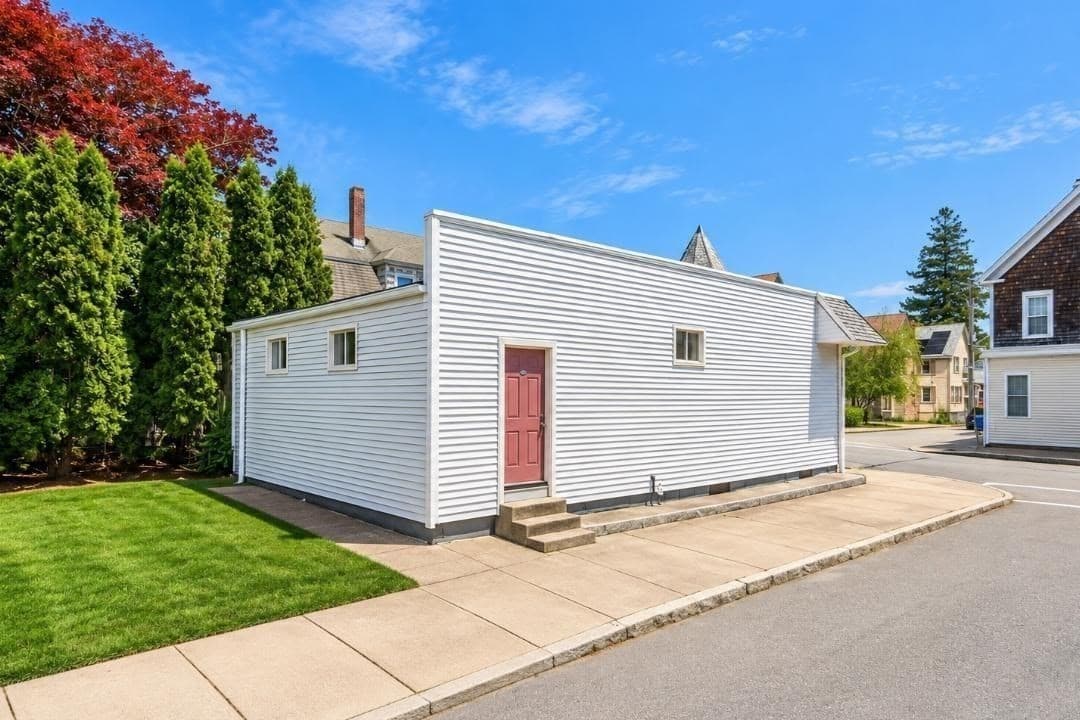 Commercial Sale at 358 Court Street, New Bedford MA 02740, New Bedford, photo 2 of 10