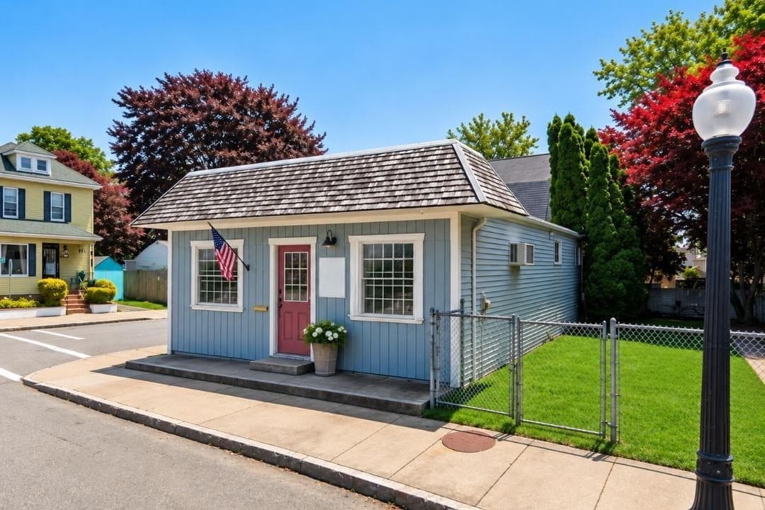 358 Court Street, New Bedford MA 02740