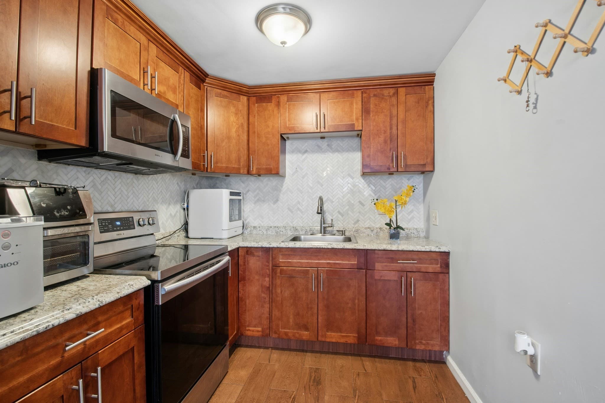 Condominium at 20 Knox # 21, Lawrence MA 01603, Lawrence, photo 12 of 30
