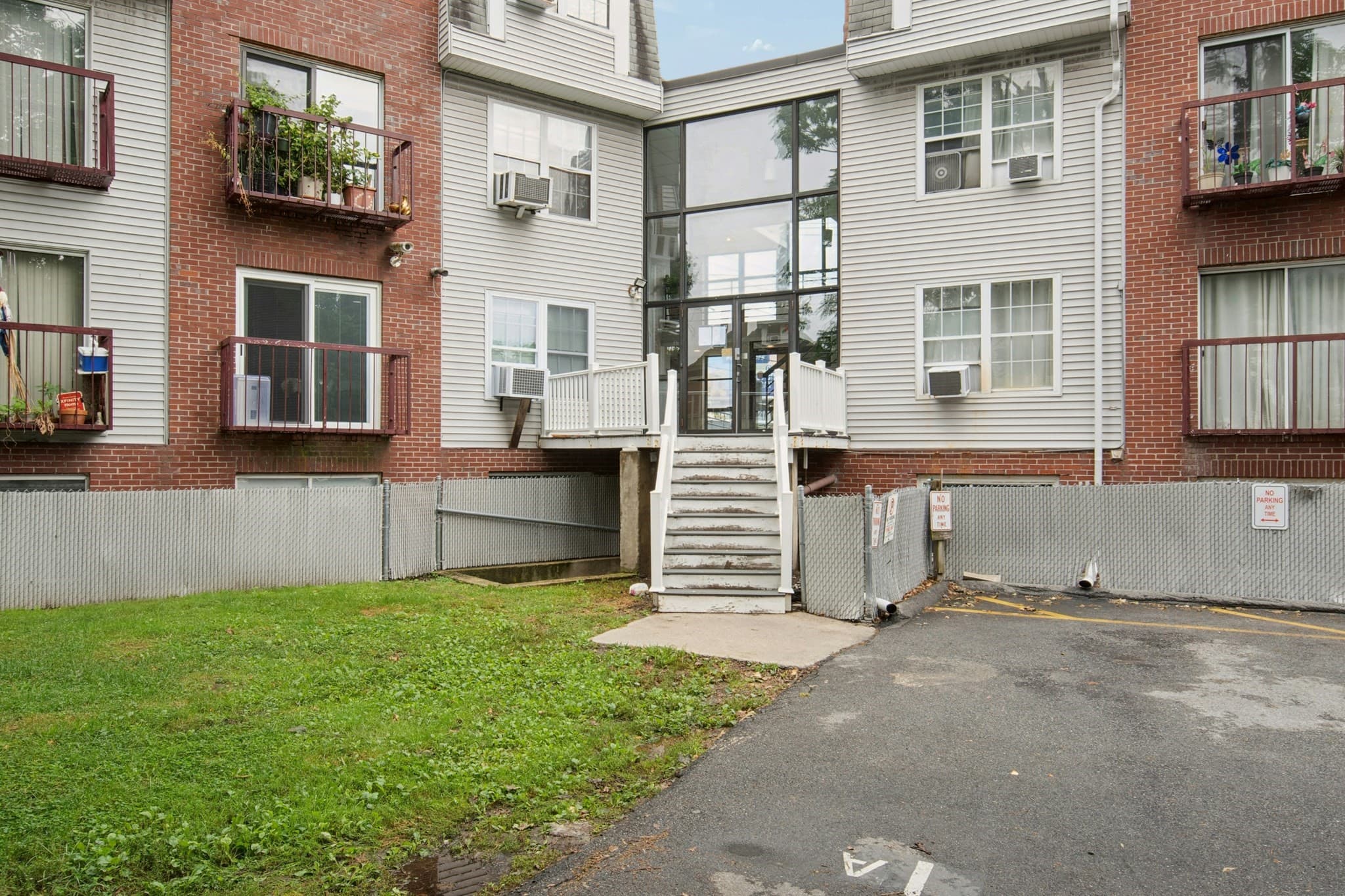 Condominium at 20 Knox # 21, Lawrence MA 01603, Lawrence, photo 26 of 30