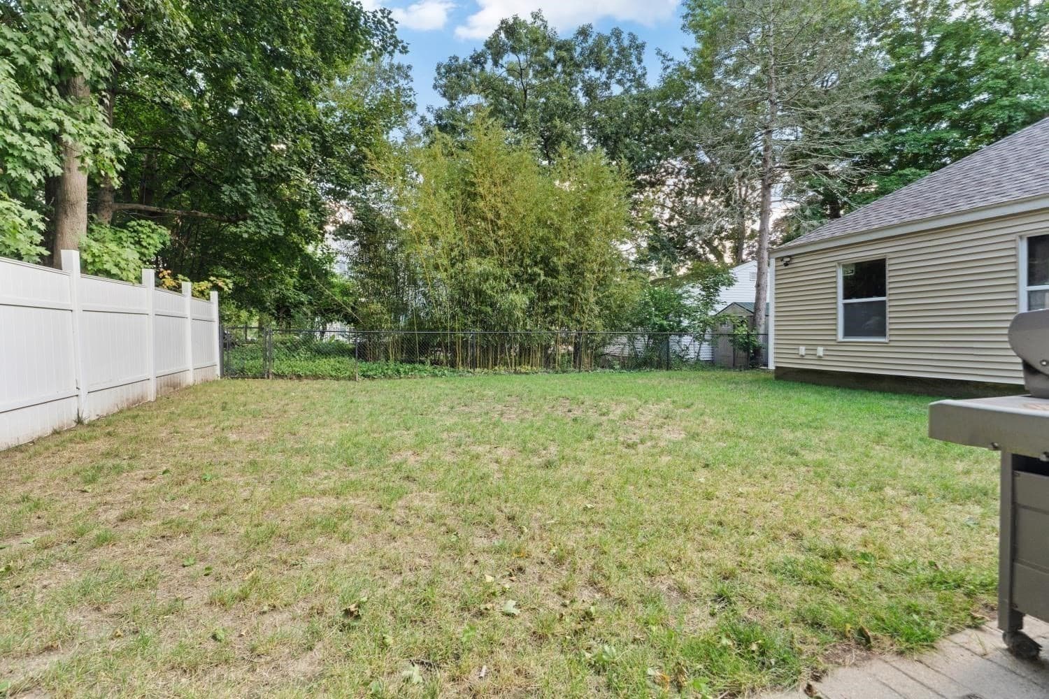 Single Family Residence at 15 Crossman Ave, Attleboro MA 02703, Attleboro, photo 32 of 40