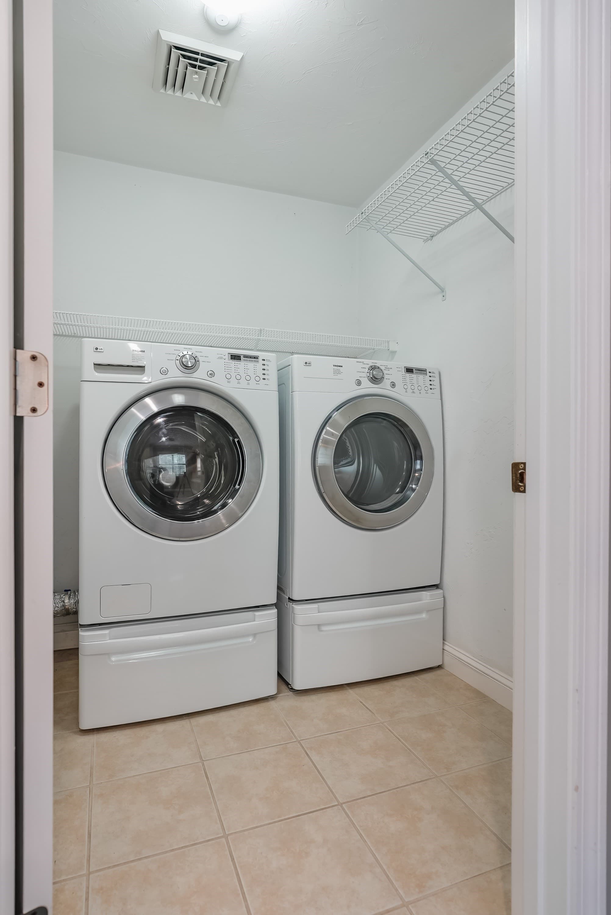 Condominium at 432 Boxwood Ln # 432, Clinton MA 01510, Clinton, photo 22 of 24