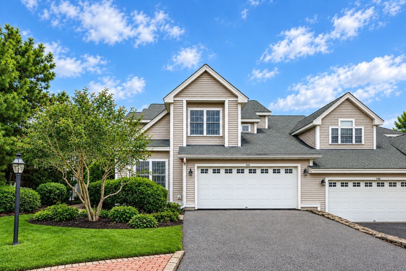 432 Boxwood Ln # 432, Clinton MA 01510
