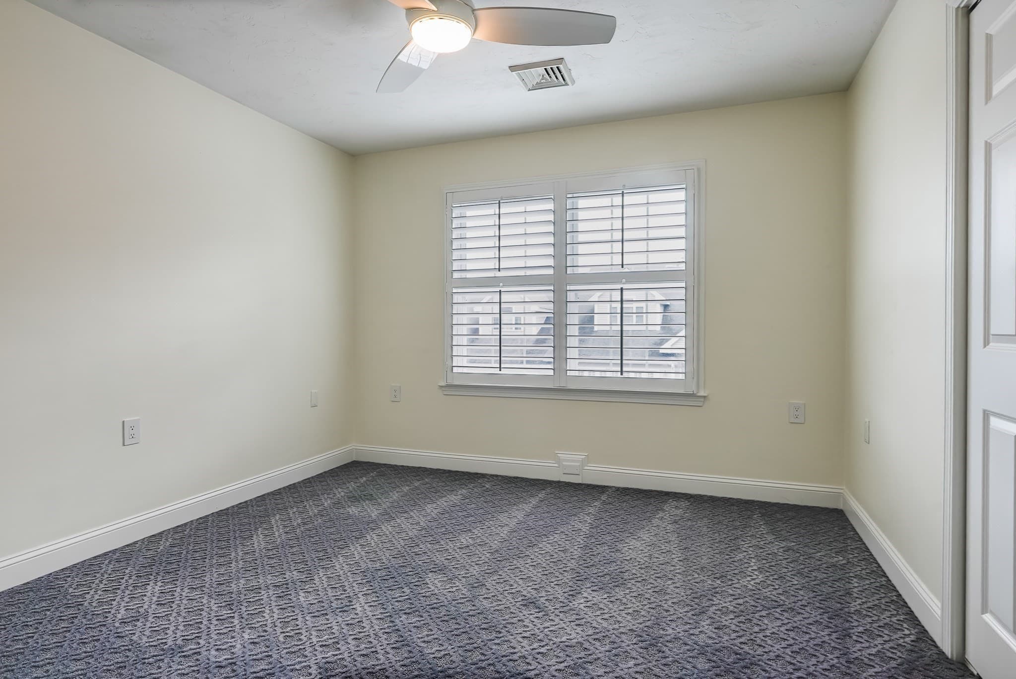 Condominium at 432 Boxwood Ln # 432, Clinton MA 01510, Clinton, photo 18 of 24