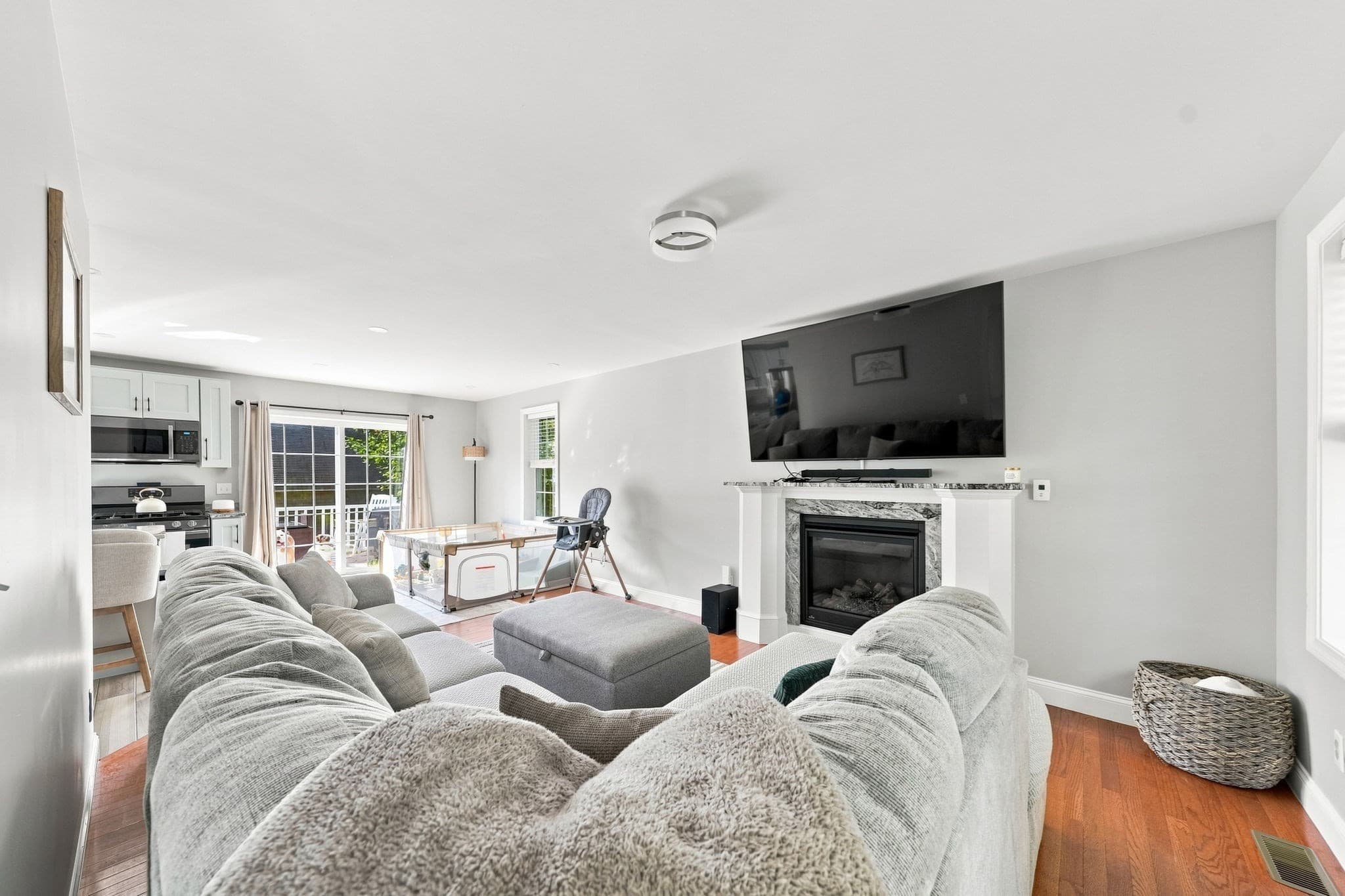 Single Family Residence at 60 Avery St, New Bedford MA 02745, New Bedford, photo 10 of 36