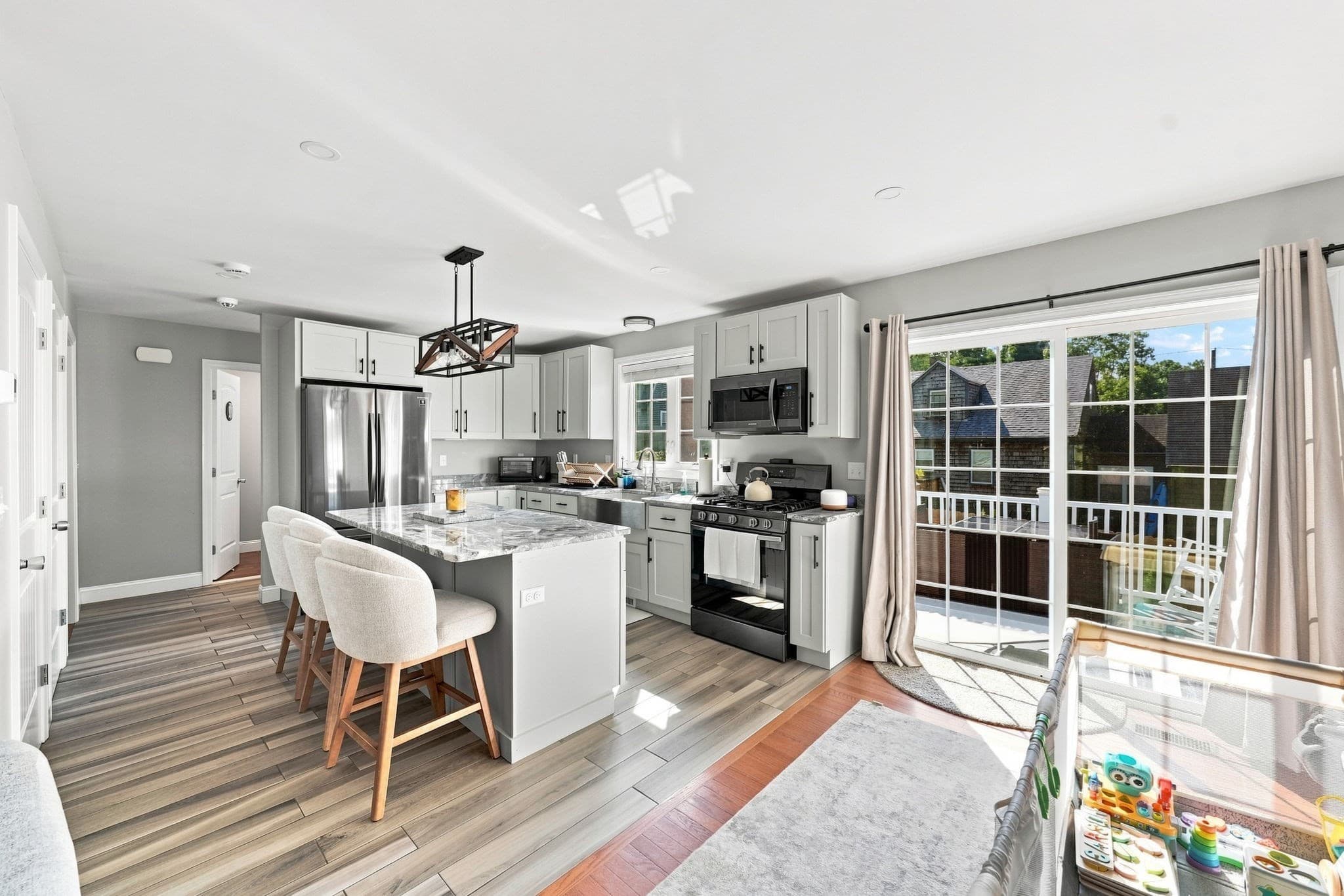 Single Family Residence at 60 Avery St, New Bedford MA 02745, New Bedford, photo 14 of 36